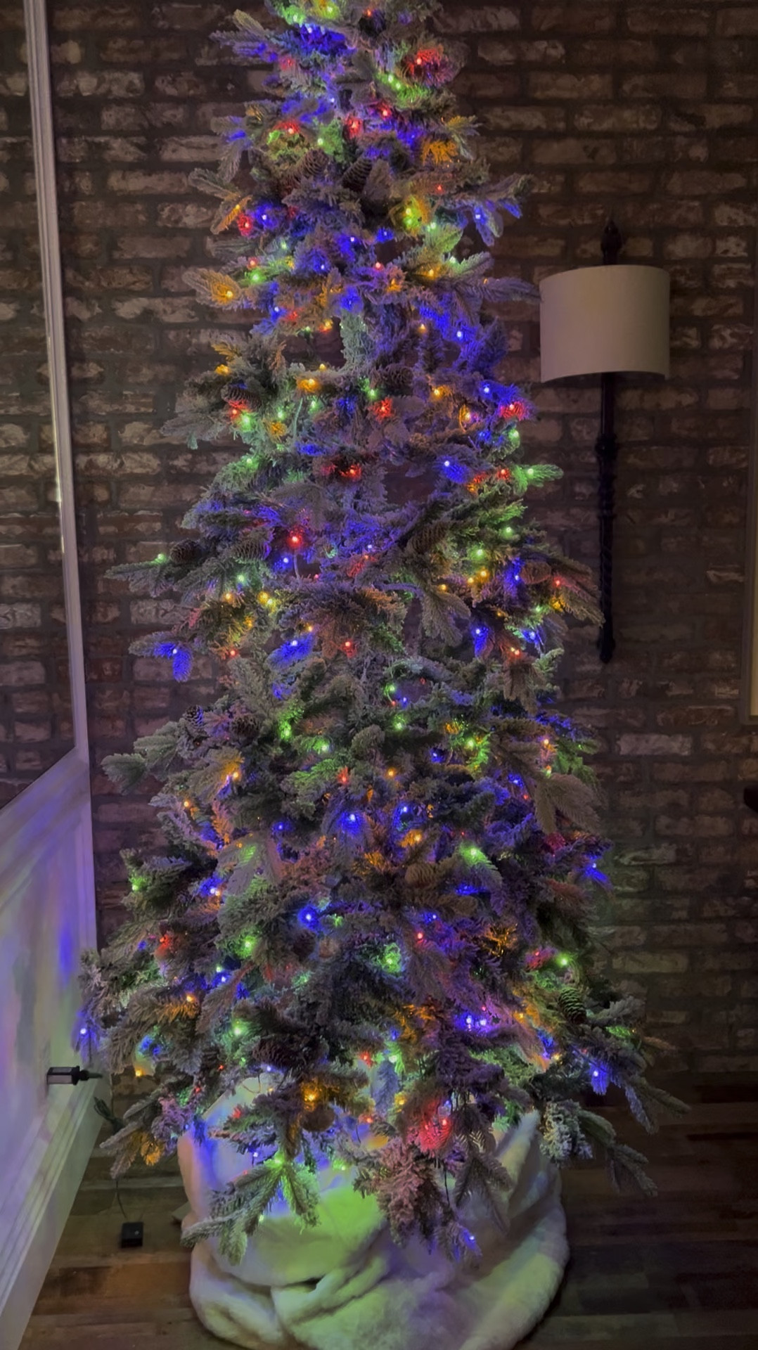 Under $200 Pre-Lit Mountain Pine Flocked Artificial Christmas Tree, 7.5FT , 1278 Branch Tips, 550 Lights, 55 Pine Cones for Party Home Deco 💫 11 different lighting modes 

#LTKHoliday #LTKSeasonal #LTKHome