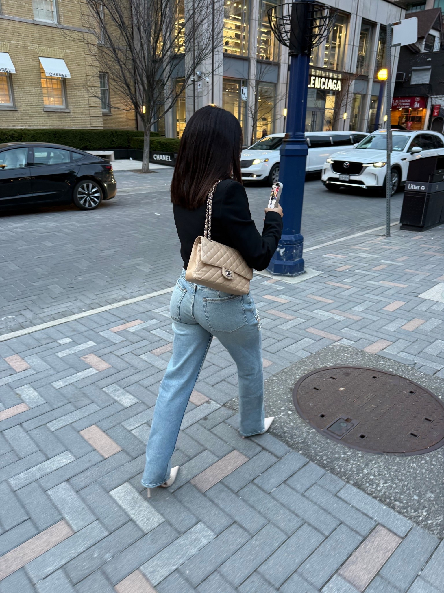 Date night with the girls
Jeans - size 2

#LTKdatenight #LTKpartywear #LTKjeans