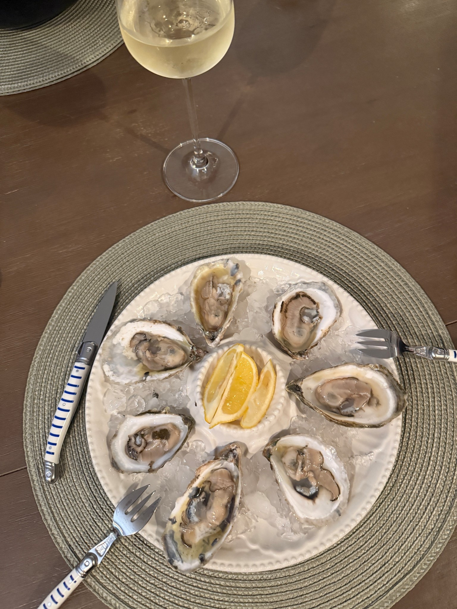 Oysters & a dry white 👌🏼
Holding on to the last few nights of summer!


#LTKFamily #LTKSeasonal #LTKHome