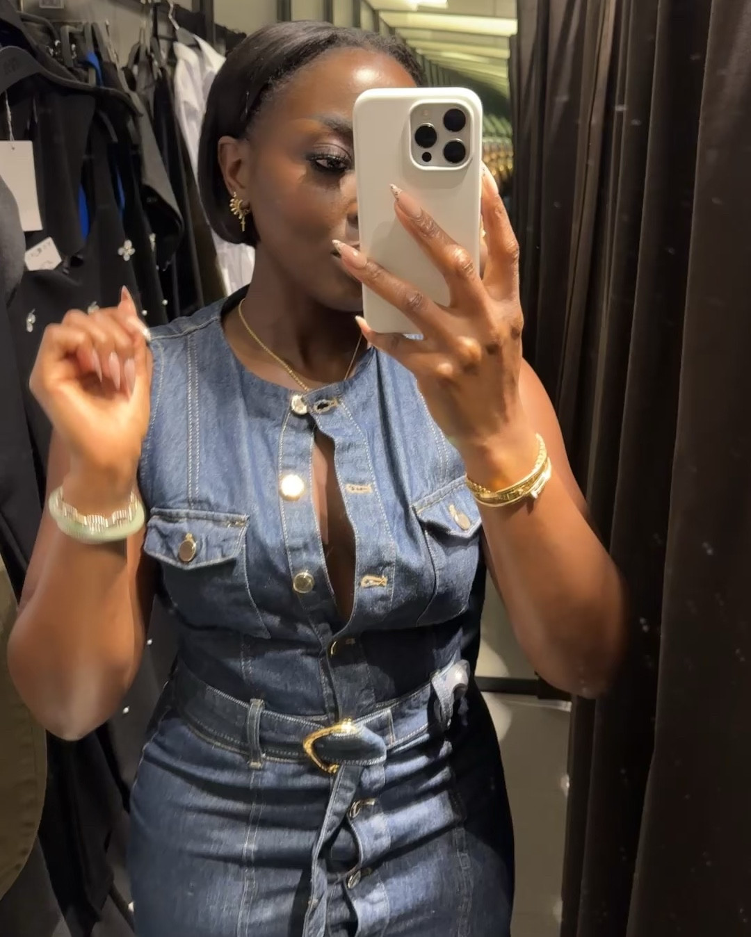 I like this jean dress so much, especially since there’s a belt. Whenever there’s a belt, it works perfectly for my body type so that I can accentuate my waist. The issue was at the large is tight, so I would have to get this in an XL. Still cute!

#LTKFindsUnder100 #LTKBeauty #LTKStyleTip
