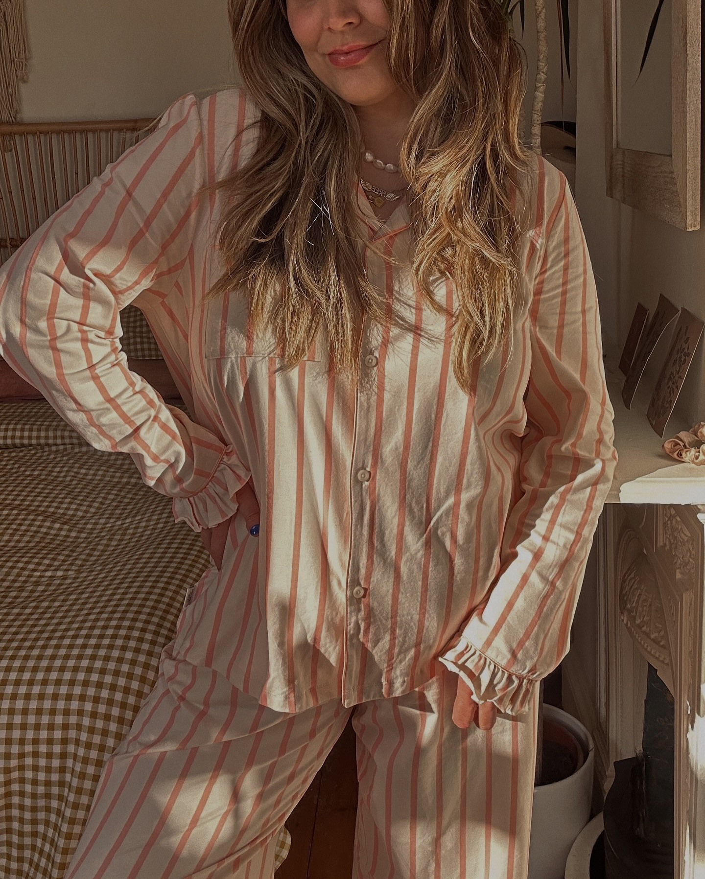 These pjs are giving Spring!!! 🌷🌸✨ we’re almost there..hold tight! Adore the Coastal wanderer collection by my faves @chelseapeersnyc , the frills, the pink starfish, the colours the fabric- super lightweight so MOST apt for warmer days incoming (and about time too we had such a long slog of winter! Over. It. 👋)

Tysm @chelseapeersnyc 🐚
