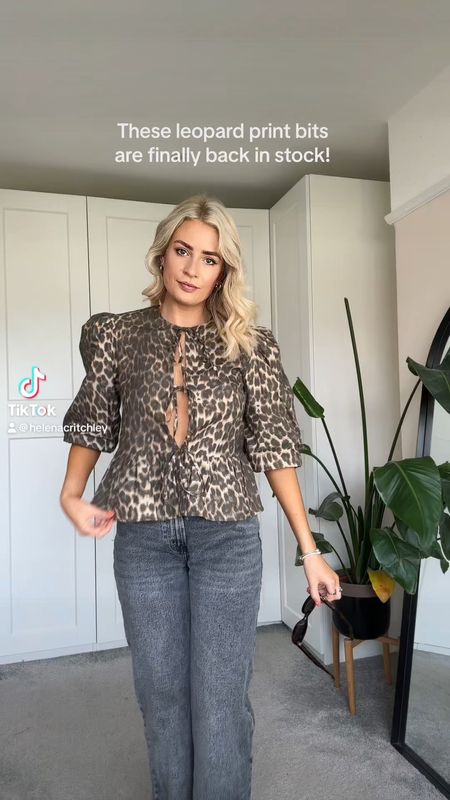 My fave leopard print pieces are both currently fully stocked! 

Leopard print top, tie front top, leopard print trousers, summer outfit, outfit inspo 