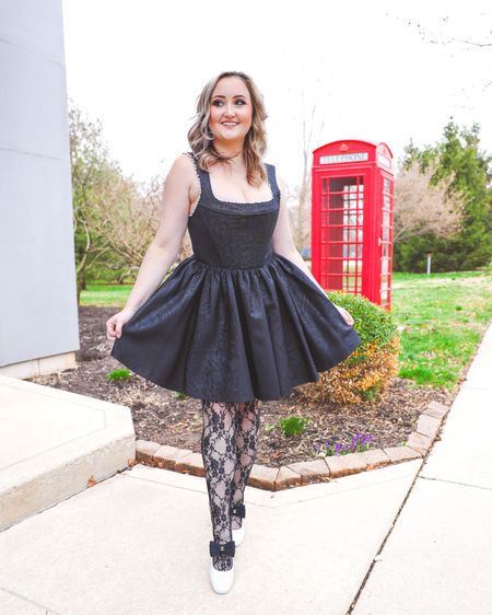 Giving Blair Waldorf vibes today 👑🖤 #aliceandolivia #chanel #maryjanes #calzedonia #blackdress #lbd #blairwaldorf #elegant #classy 

#LTKparties #LTKSeasonal #LTKGala