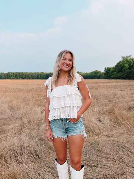 the perfect summer fit!🌾 would be SO cute for a concert. 
#summertops #countryconcert

#LTKStyleTip #LTKFindsUnder100