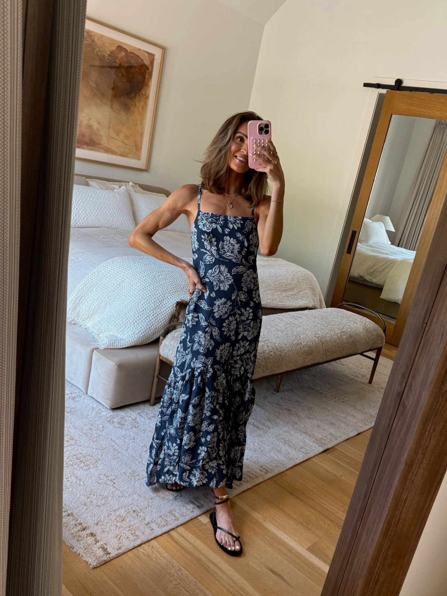 the most gorgeous floral dress 💙 would be perfect for July 4th! 25% off 