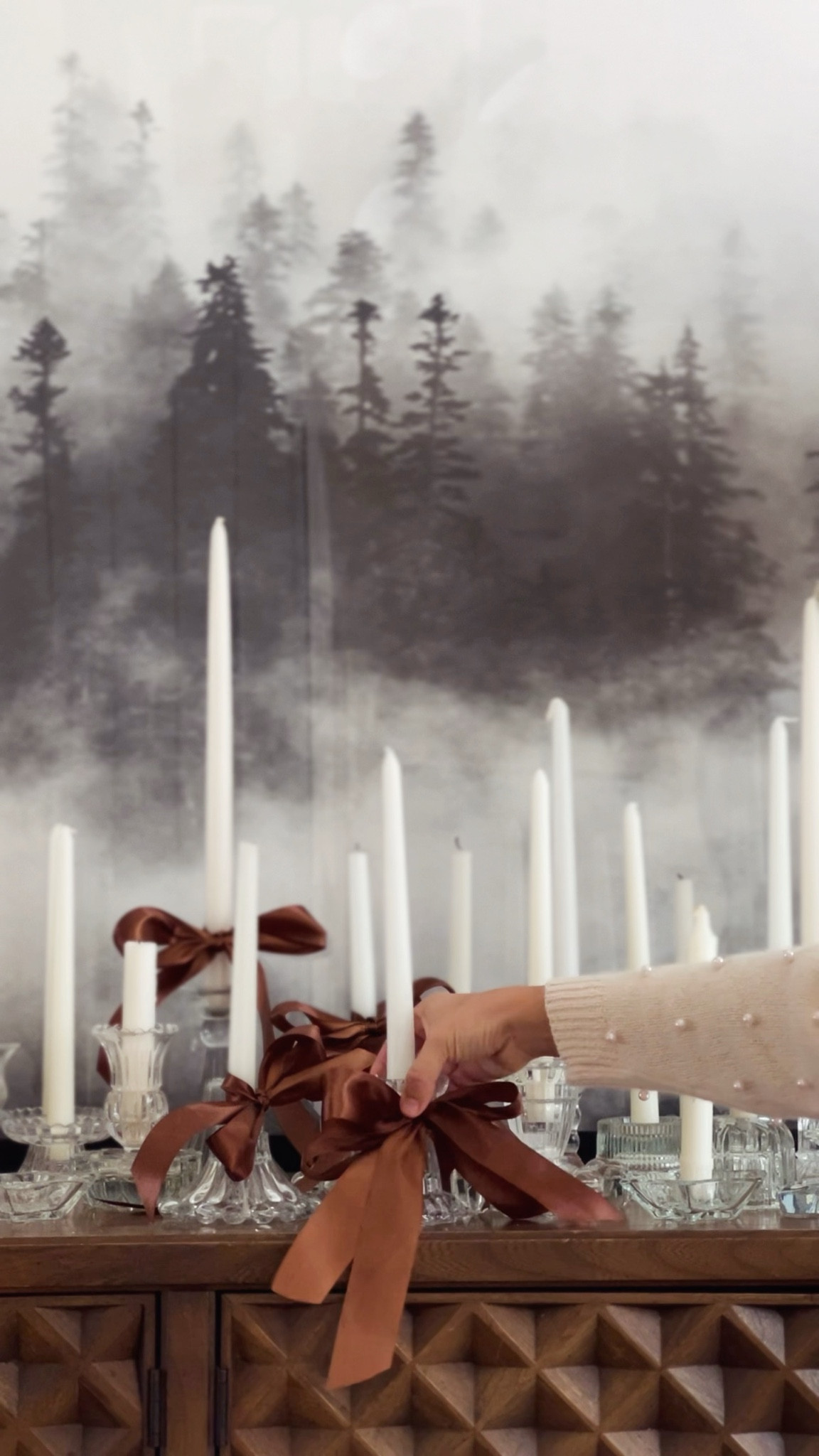 Comment BOWS for the exact ribbon I used. (It’s only $7 for 50 yards!)

If holiday decor makes your home feel overwhelming…try ribbons! 

Save this idea for your next tablescape. 💌 

#LTKCyberWeek #LTKHoliday #LTKHome