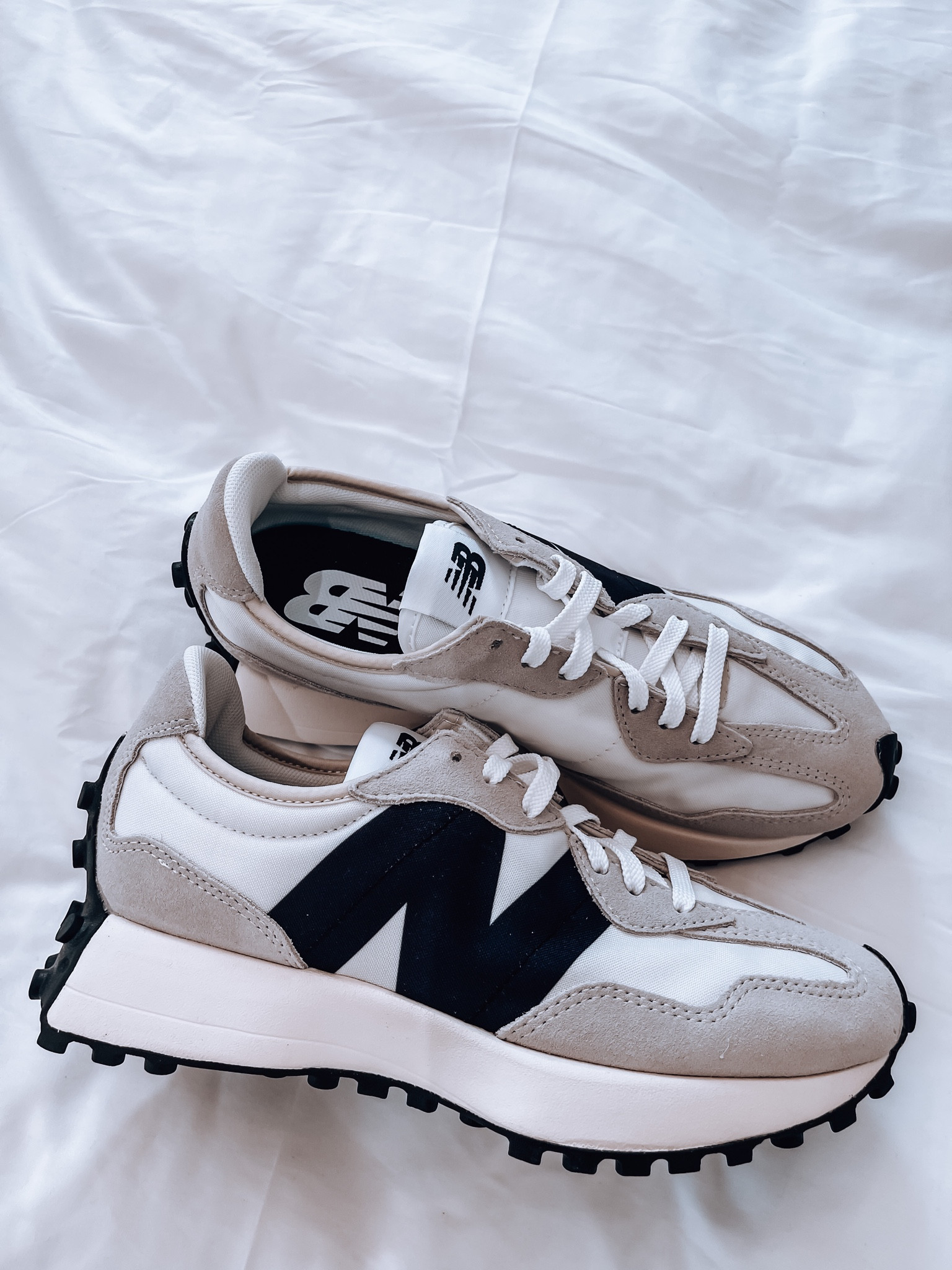 Neutral sneakers, spring sneakers, summer sneakers, white sneakers, trendy sneakers, new balance sneakers, new balance 327

#LTKFind #LTKSeasonal #LTKGiftGuide