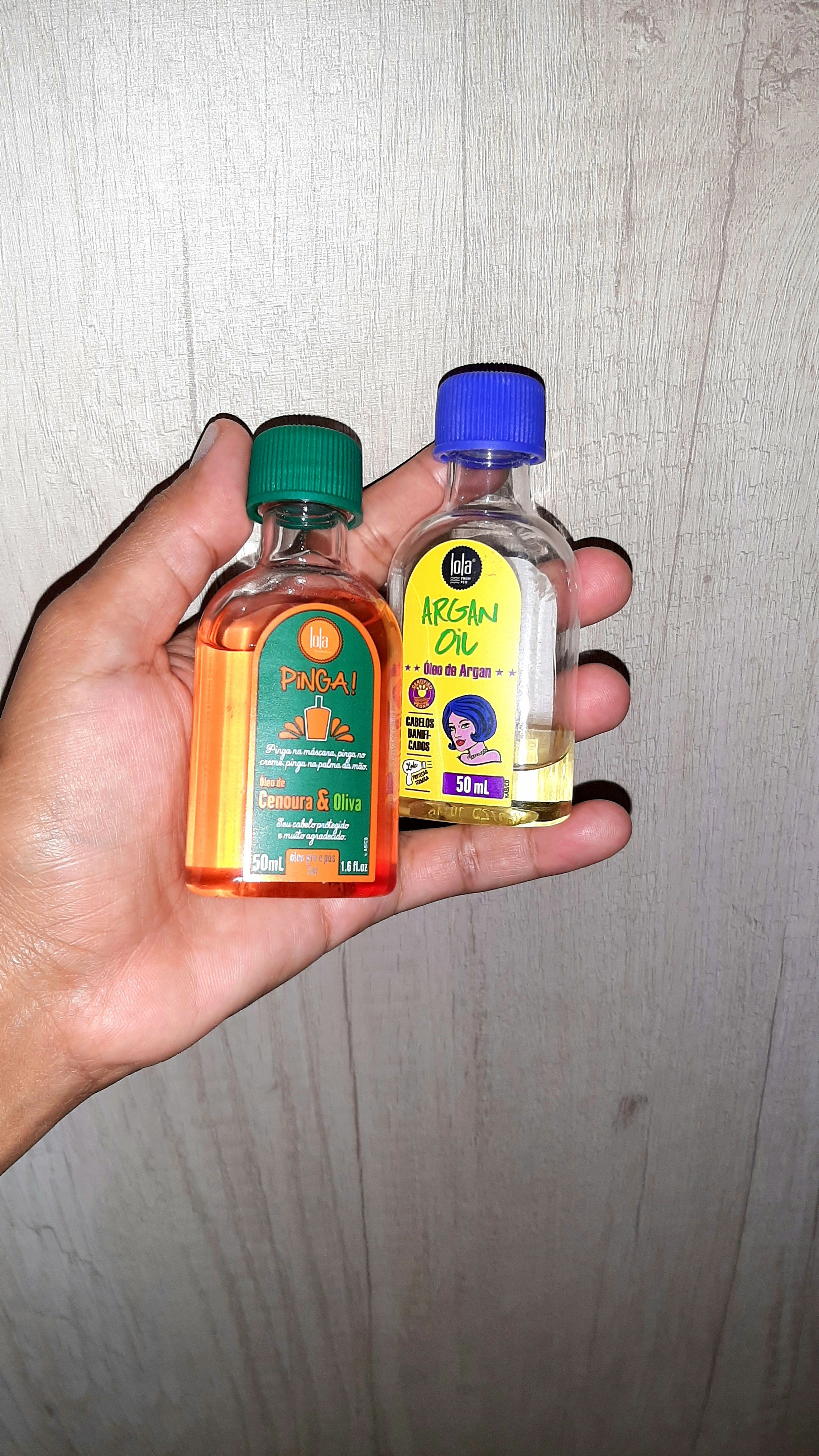 Minhas paixões:Óleo de Cenoura e Oliva: hidrata, revitaliza e combate a ação dos radicais livres, nutre profundamente;O Óleo de Argan é rico em ácidos graxos, vitamina A, D e E, é um poderoso hidratante e antioxidante natural que retarda o envelhecimento dos fios, restaura a fibra capilar, fortalecendo, nutrindo. Minimiza o desgaste dos fios provocado por poluição, sol, vento, secador, chapinha, piscina, mar e processos químicos. #hair #cabelo #beleza #autocuidado 

#LTKbrasil #LTKbeauty