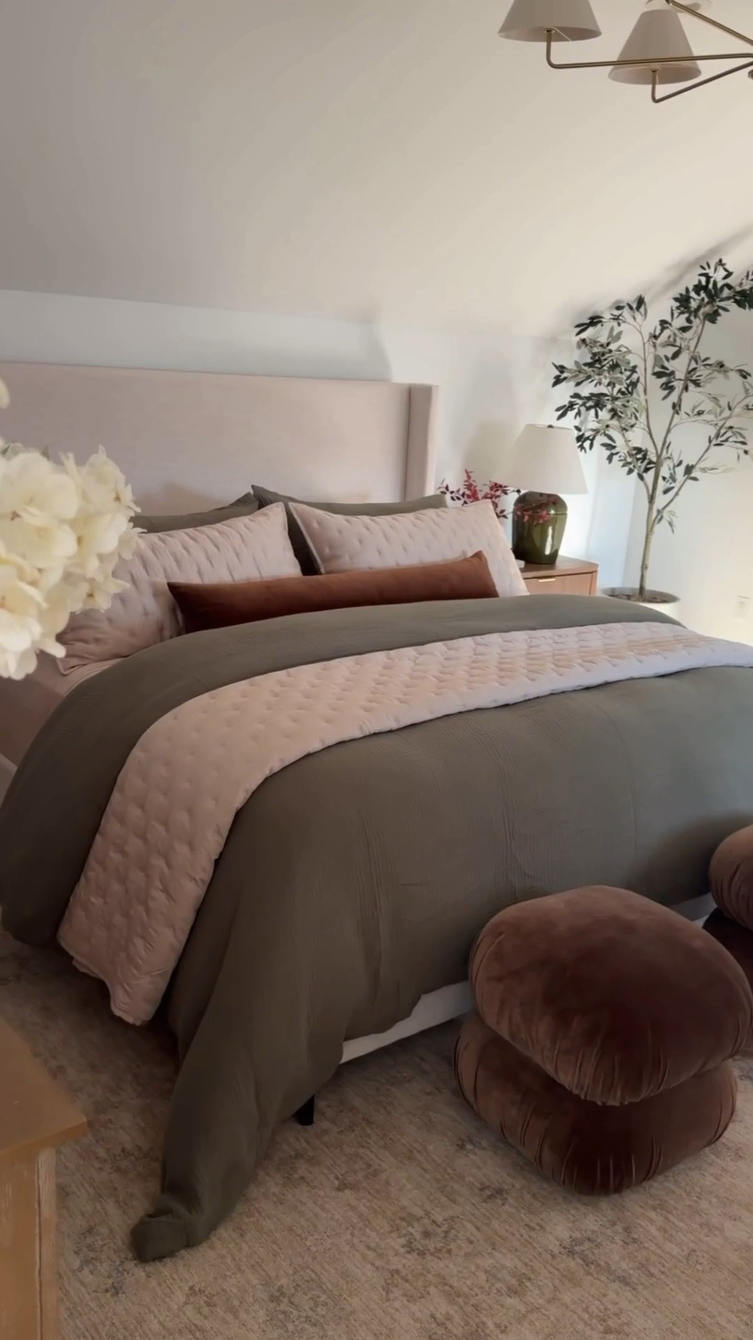 Consider this your sign to give your bedroom a soft fall refresh. 🤍🍂

This quiet-luxury bedding from @Quince feels just as beautiful as it looks. It’s incredibly soft, effortlessly chic, and the perfect way to bring a cozy, elevated feel to your bedroom for the season.

I love how the right bedding can completely transform a space without changing much else. ✨

#LTKHome #LTKSeasonal #LTKmomlife
