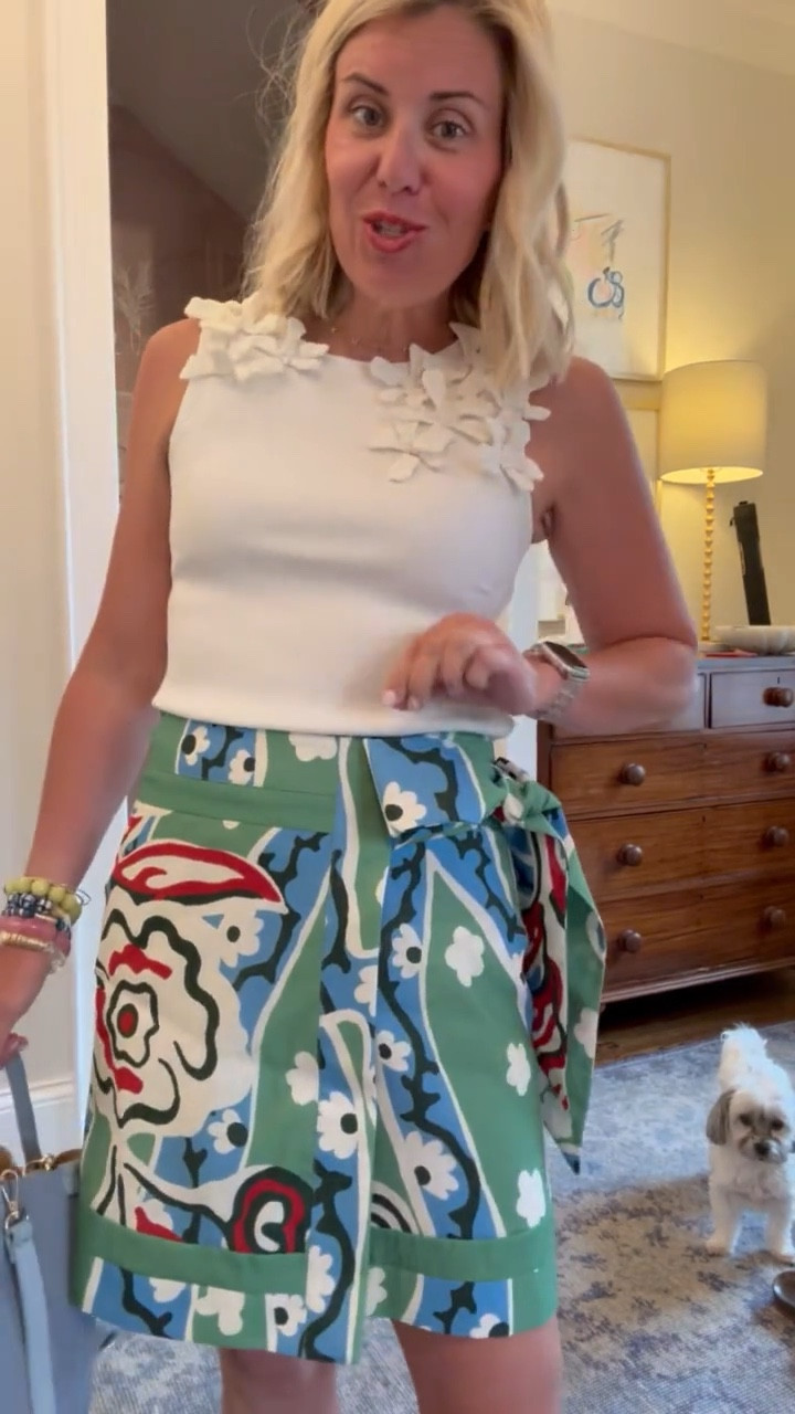 The colors in this skirt are gorgeous!! Y’all know we mix and match our brands and this is the perfect outfit! 
Tank - xs
Skirt - small
Heels - 8 

#LTKgrwm #LTKdayinmylife #LTKmomlife