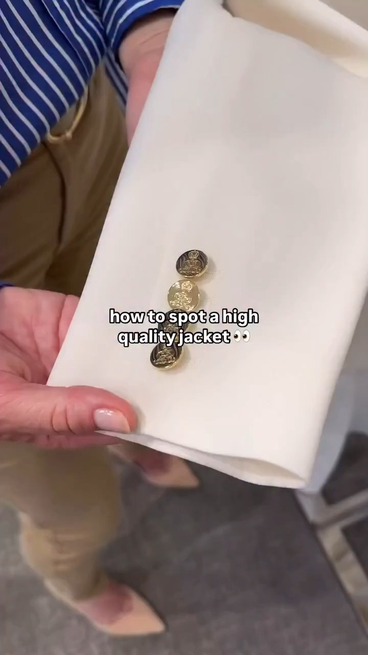 Looking to find high quality pieces for your wardrobe? 👀

Today, I’m sharing a few qualities I look for in a jacket using this beautiful @ralphlauren blazer as a reference!

Have any questions on fashion? Drop them in the comments below, and I might cover them in an upcoming video!👇🤍

#fashion #fashiontips #tailoring #shopping #shoppingtips finetailoring  @neimanmarcusfortworth