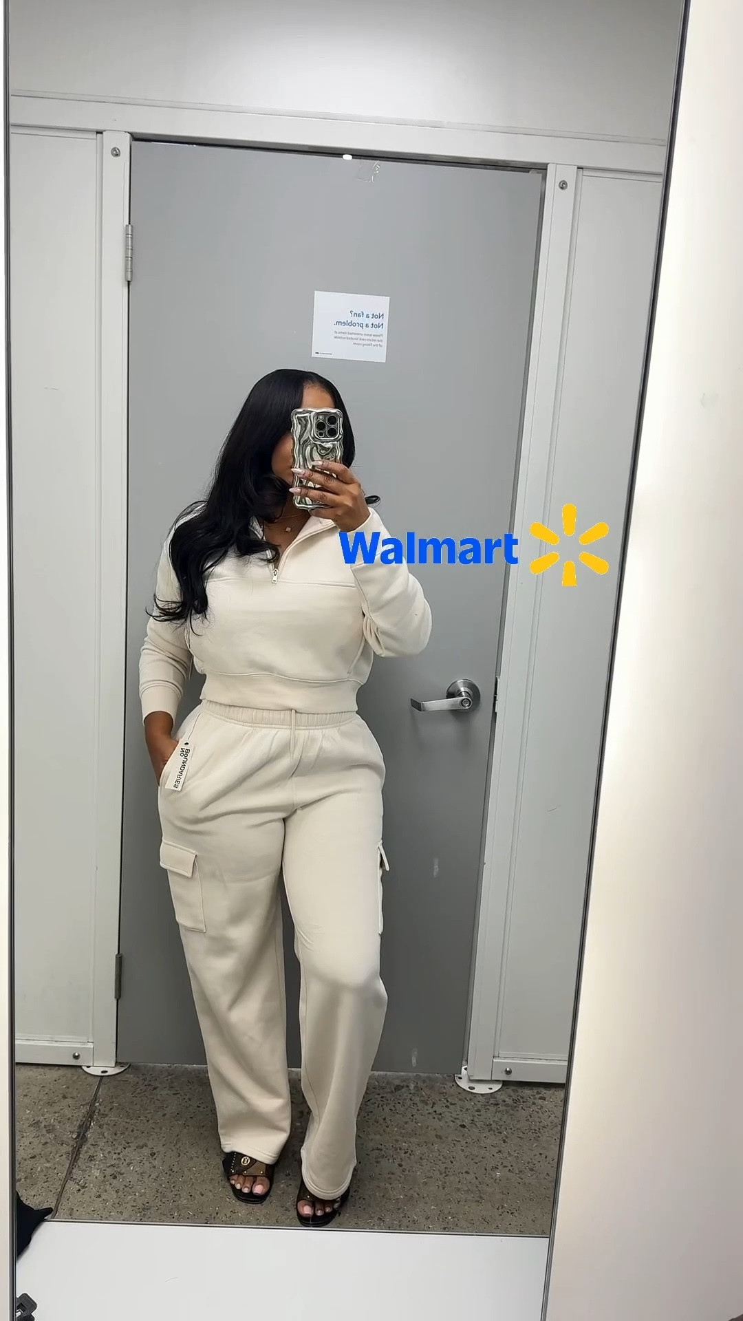 Walmart Winter Set Find 

No boundaries pull over 
No boundaries FLEECE CARGO PANT

Comes in other colors 
Im wearing a size xs small top and med pants 

170lb 5”4 hips 44

This set is perfect for traveling, running around and everyday wear.


#LTKU #LTKSaleAlert #LTKActive