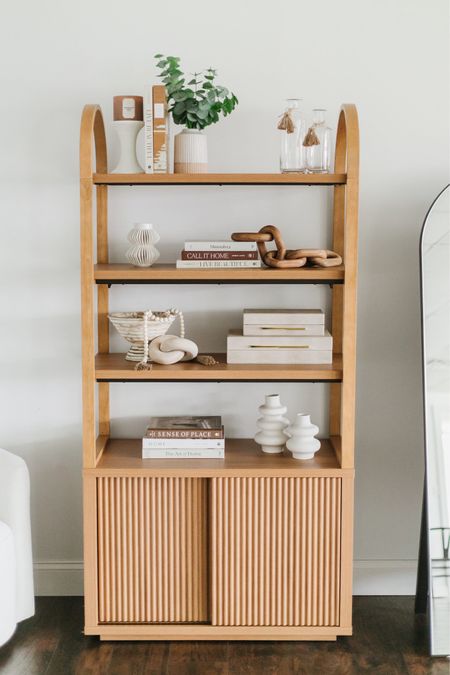 Amazon Bookshelf Decor ✨

bookshelf decor // bookshelf styling // amazon finds // coffee table book // amazon home finds // amazon home decor // shelf decor // marble decor // neutral home decor // minimalist home

#LTKFindsUnder50 #LTKFindsUnder100 #LTKHome