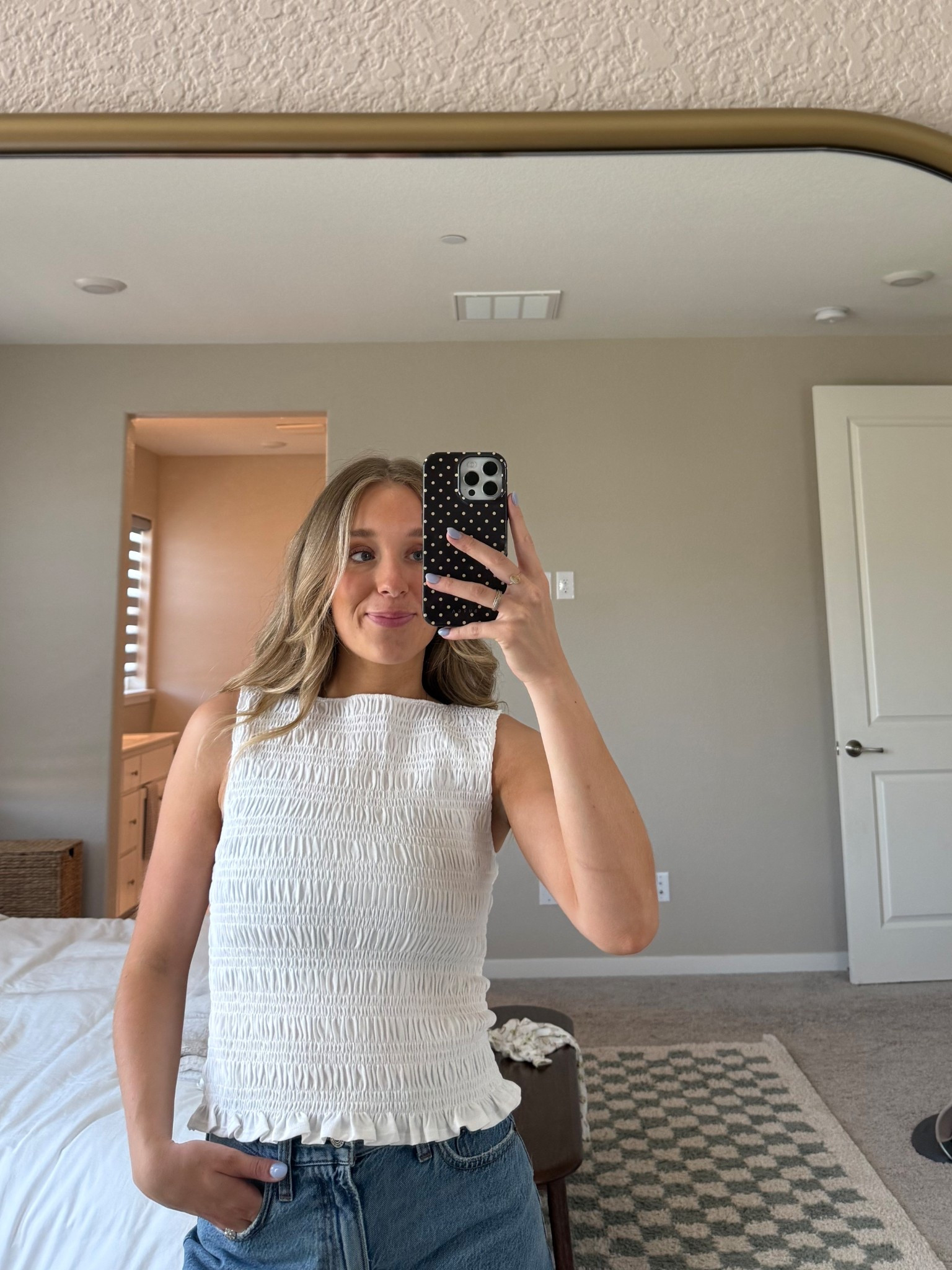 Shorts run big! I wear a 26 in Abercrombie jeans and shorts but wear a 25 in these!! Top is a medium 🥰