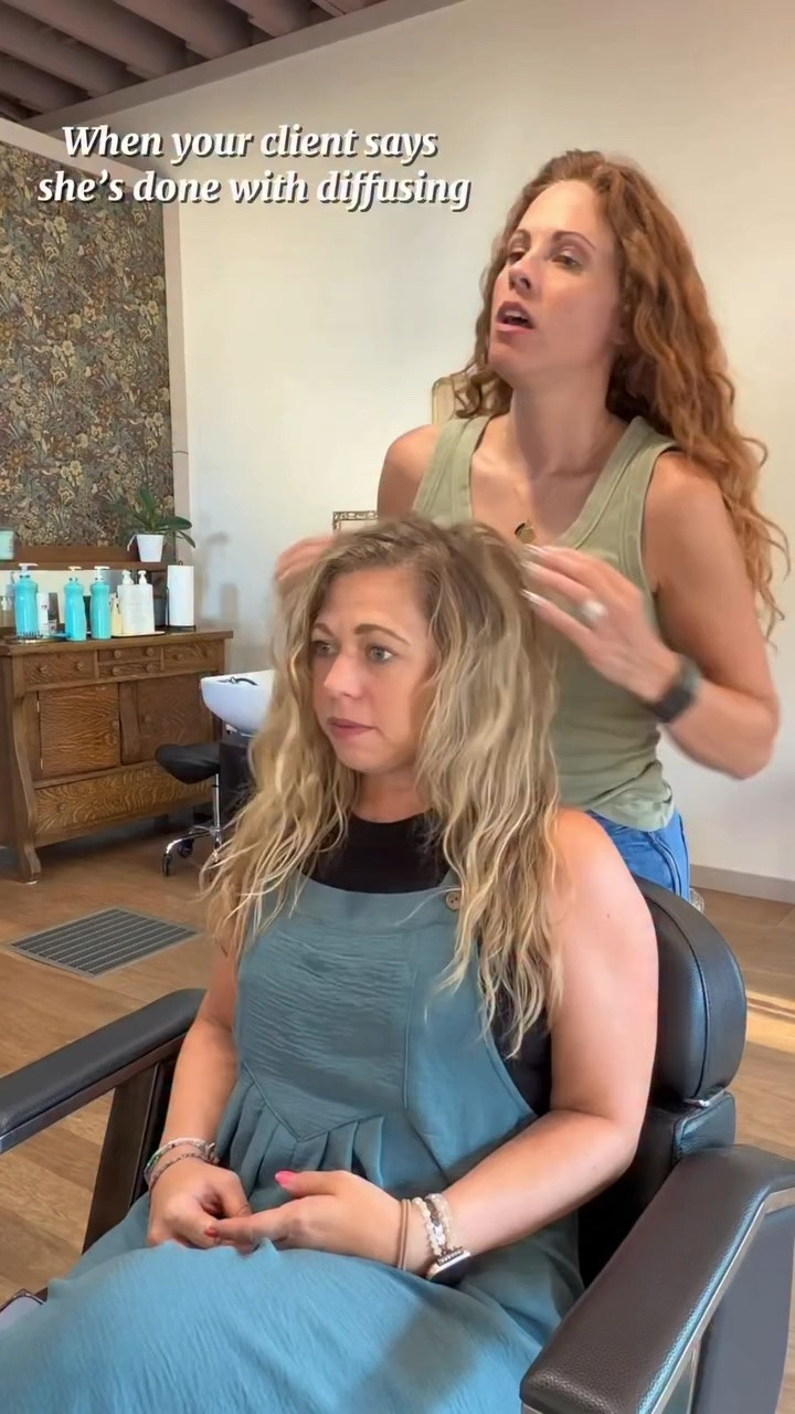 Summer heat making you want to put down the diffuser? With the Laifen Swift Special, diffusing your waves and curls takes no time. Click the link in my bio to try it out! @laifen_tech #Laifen #hairdryer #haircare