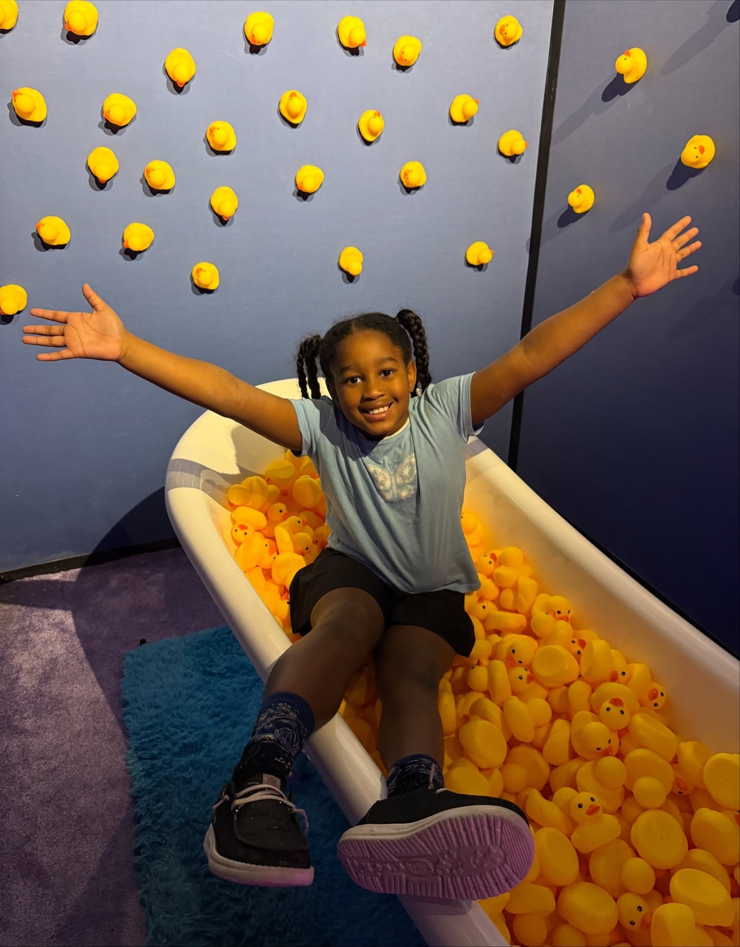 weekend dump ✨ 
A few photos from a fun filled weekend. I feel like it was the perfect mix of family and friend time! 

1-4: We visited @bubbleplanetexperience and we had a good time! (more to come on our experience soon!!) 

5-7: Brunch with the girls to celebrate our favorites birthday! I had one of the best chicken and waffles in Dallas from @thehamptonsocial!! 

8: Finally took Koa’s 5 month pictures!! 🥹💗 

9: Christmas has entered the Harris Household 😌🎄❤️ 

#weekenddump #lifemoments #blackfamilies #thingstodoindallas #grapevinetx #bubbleplanetexperience #ciaramom2mom