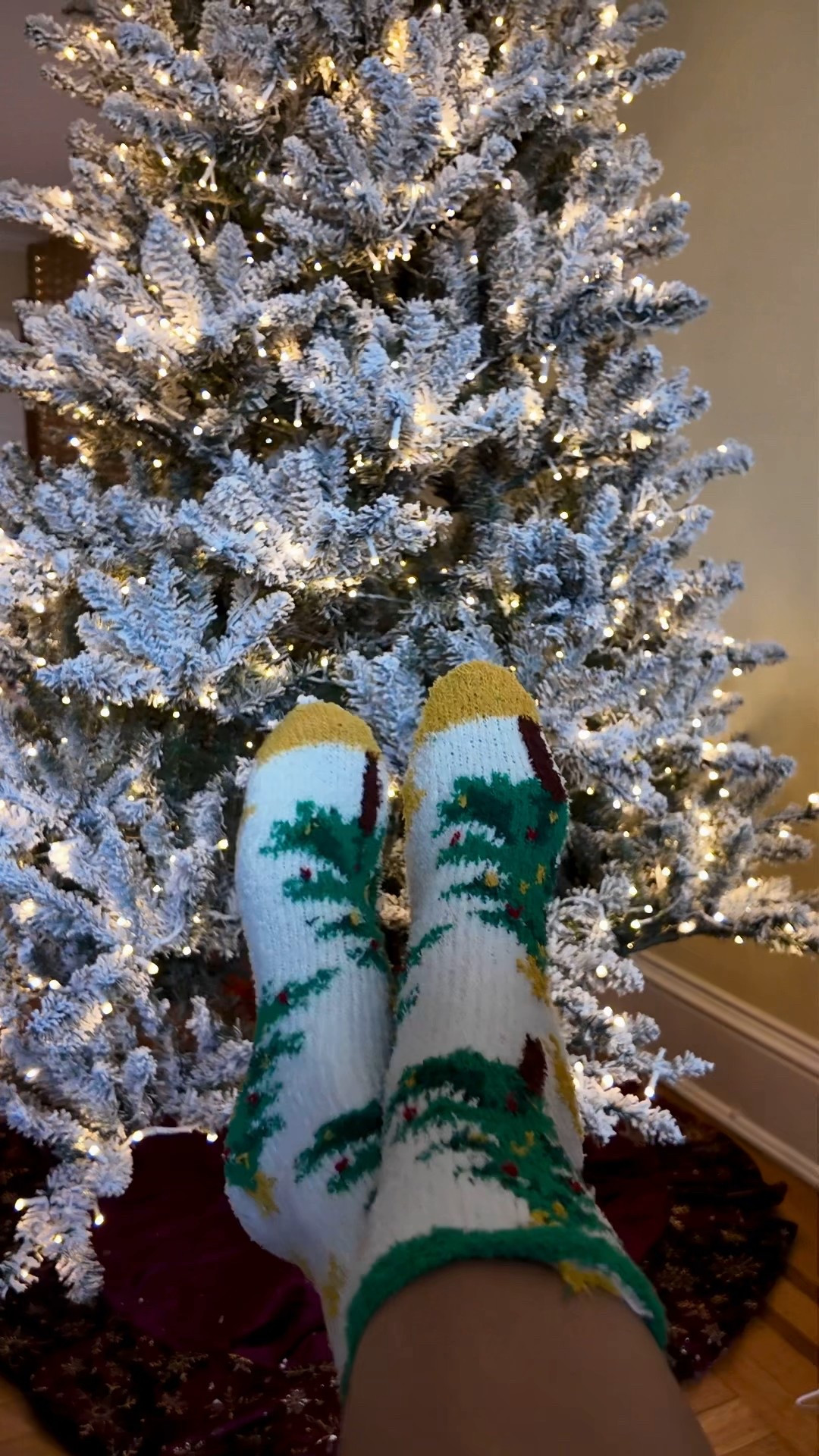 Cozy rub your toes together socks 

#LTKootd #LTKFindsUnder50 #LTKHoliday