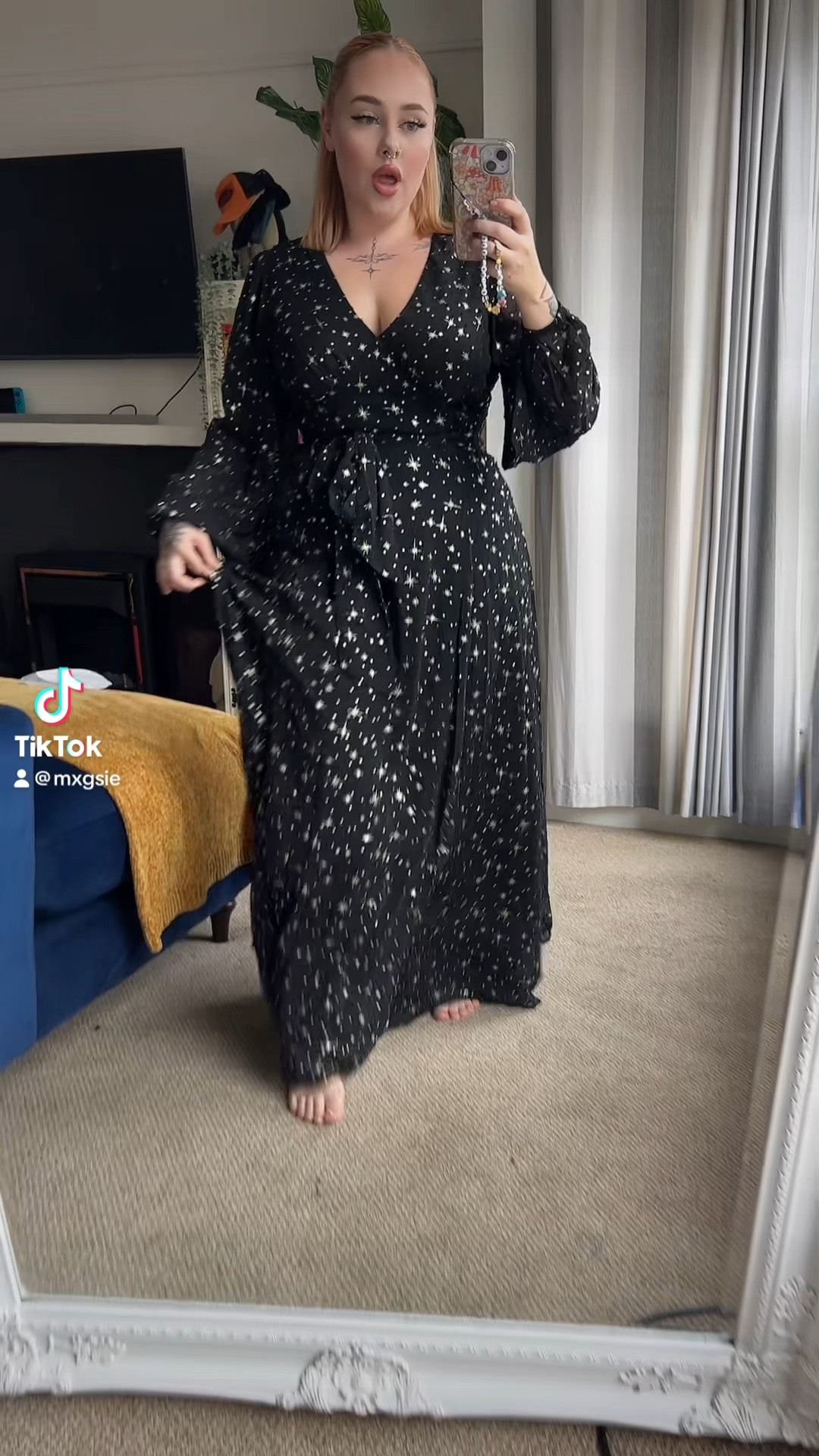 Boohoo celestial dress ball gown Christmas party new years

#LTKmidsize #LTKfindsunder50 #LTKbeauty