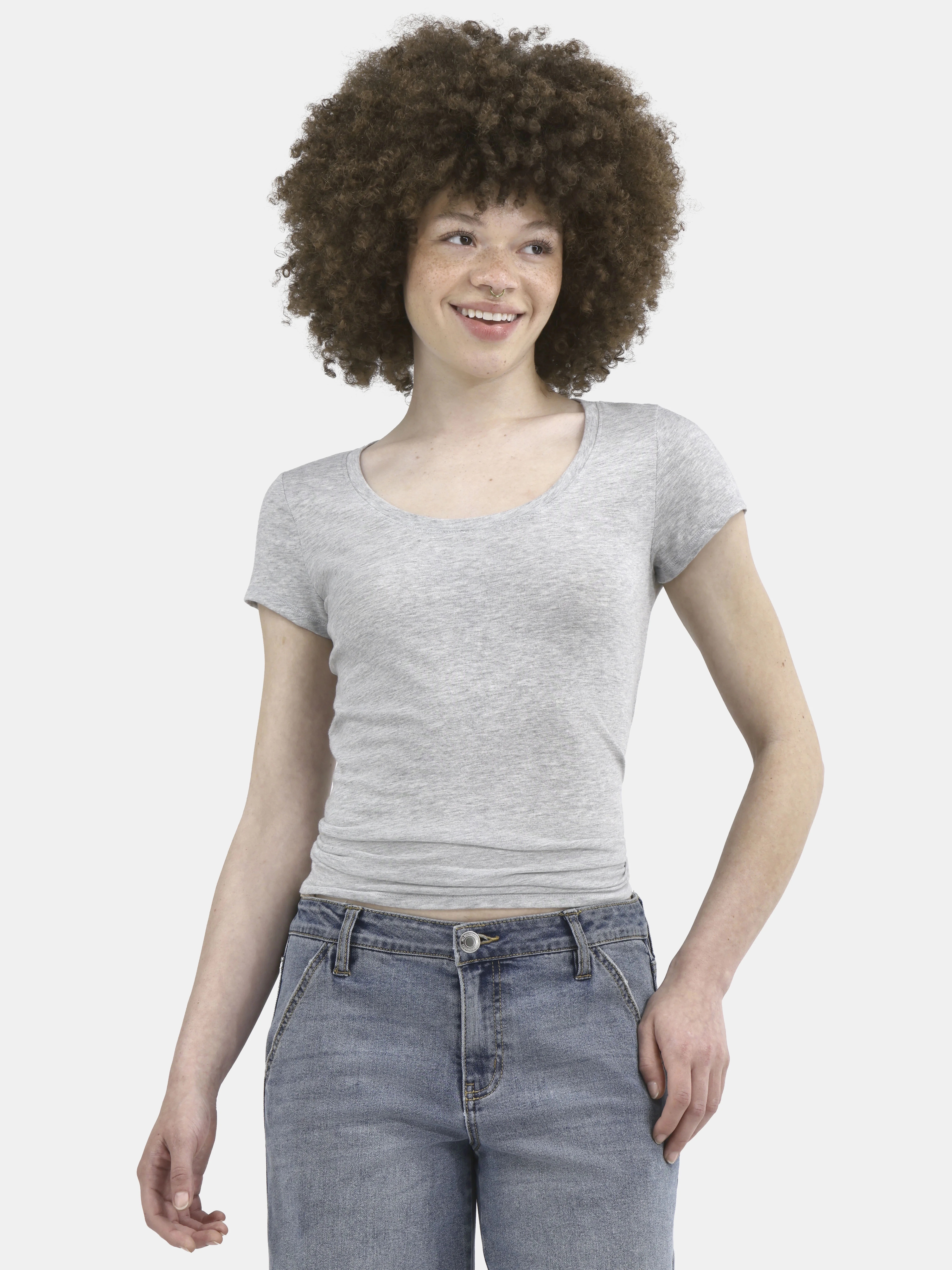 No Boundaries Short Sleeve Scoop Neck Tee, Women's | Walmart (US)