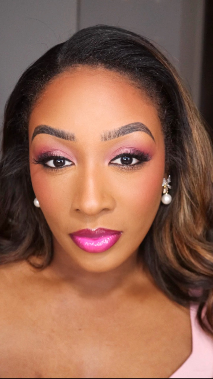 Beginner-friendly Valentine’s Day eyeshadow tutorial 💕

Save this for Valentine’s Day. ✨ 

#eyeshadow #valentinesmakeup #beginnermakeup #easyeyeshadow #makeuptutorial