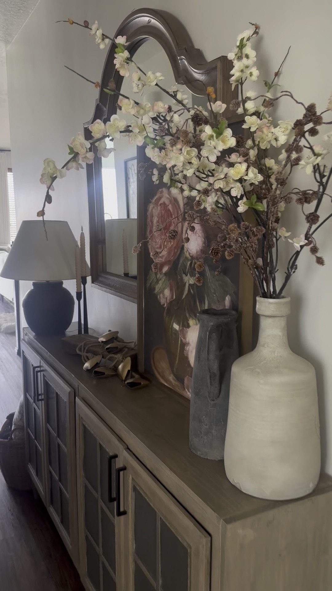 Valentine Entryway Table Styling 


#LTKWatchNow #LTKHome #LTKSeasonal