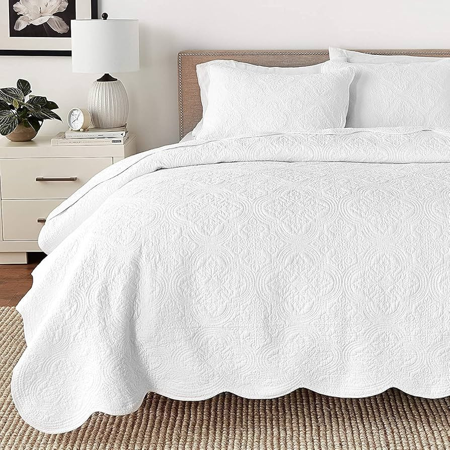 Cozy Line Home Fashions Victorian Medallion Solid White Embossed 100% Cotton Bedding Quilt Set,Re... | Amazon (US)