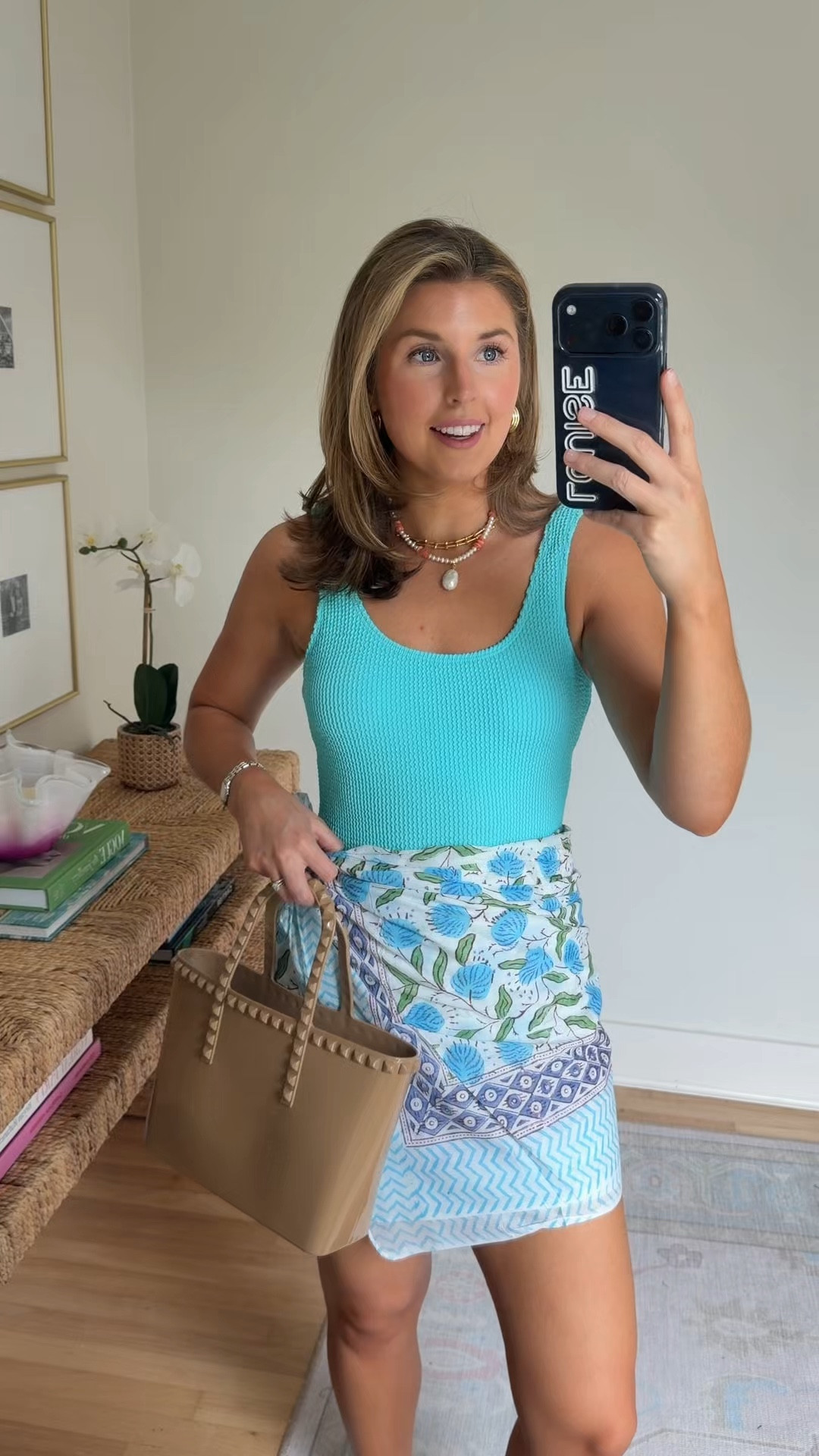 Beach day outfit idea! Wearing a S