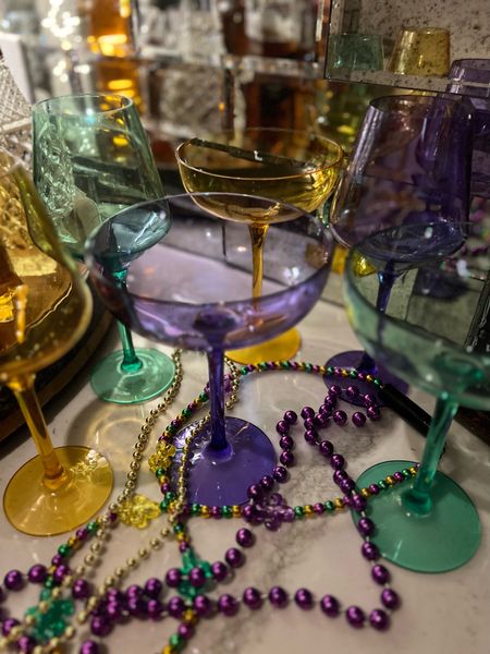 Wednesday is a great day to Laissez Les Bon Temps Rouler! 🤩 We love our new plastic wine 🍷 & coupe 🥂 glasses that are perfect to mix & match for the the Mardi Gras season! 💜💚💛 Cheers, friends! XO!

#LTKFind #LTKhome #LTKSeasonal