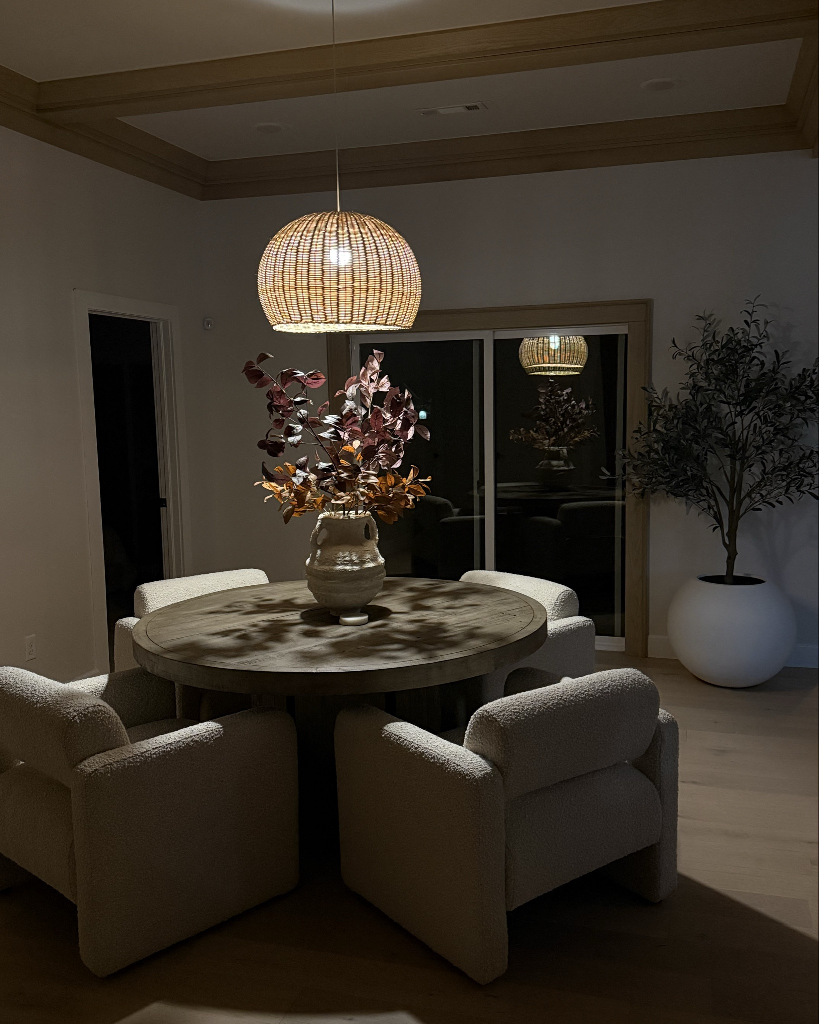 Home 🤍 

#LTKSeasonal #LTKHome #LTKU