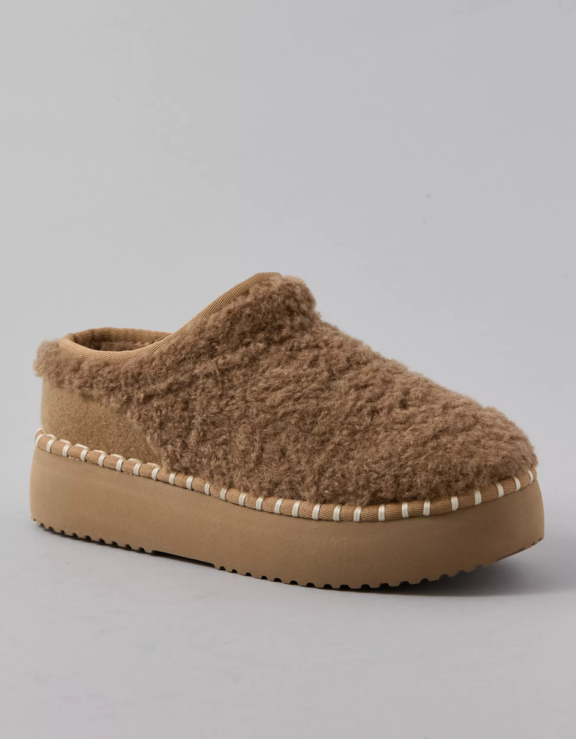 AE Sherpa Scuff Slide | American Eagle Outfitters (US & CA)