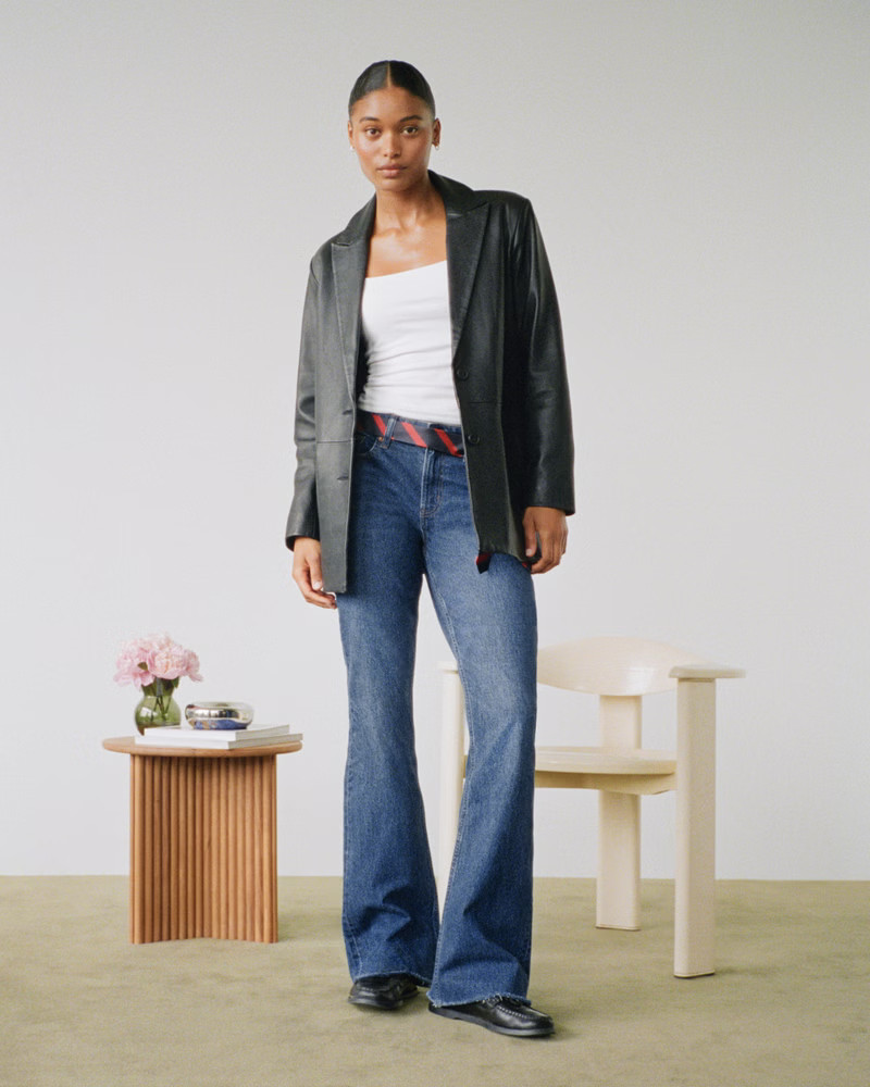 Curve Love Mid Rise Bootcut Jean | Abercrombie & Fitch (US)