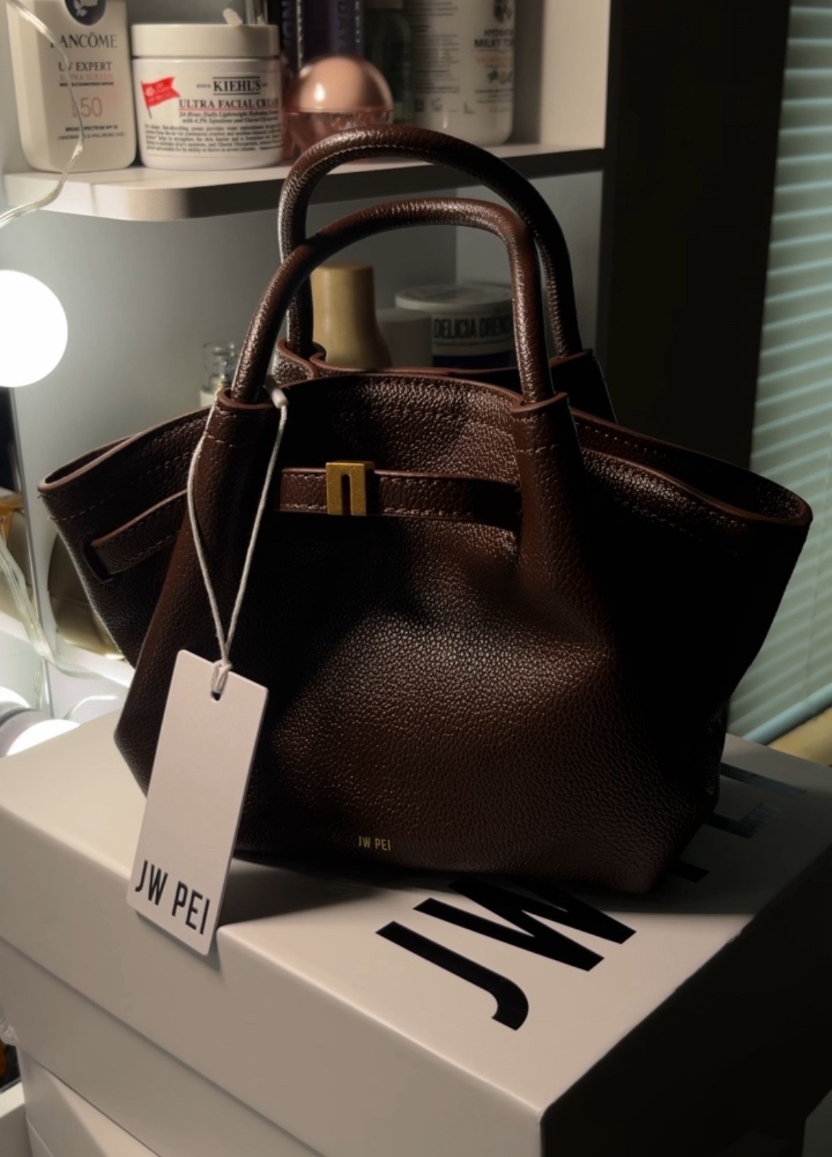 JW Pei - Hana Mini Tote 🤎 

JW Pei, neutral handbag, brown mini tote, jw pei bag, jw pei hana mini tote, dark brown handbag, fall handbag, everyday bag, chic handbag, affordable designer bag, minimal handbag, trendy tote bag, vegan leather bag, structured mini tote, fashion handbag, versatile handbag, aesthetic handbag, capsule wardrobe bag, small brown purse, affordable luxury bag, handbag under 100

#LTKFindsUnder100 #LTKStyleTip #LTKItBag