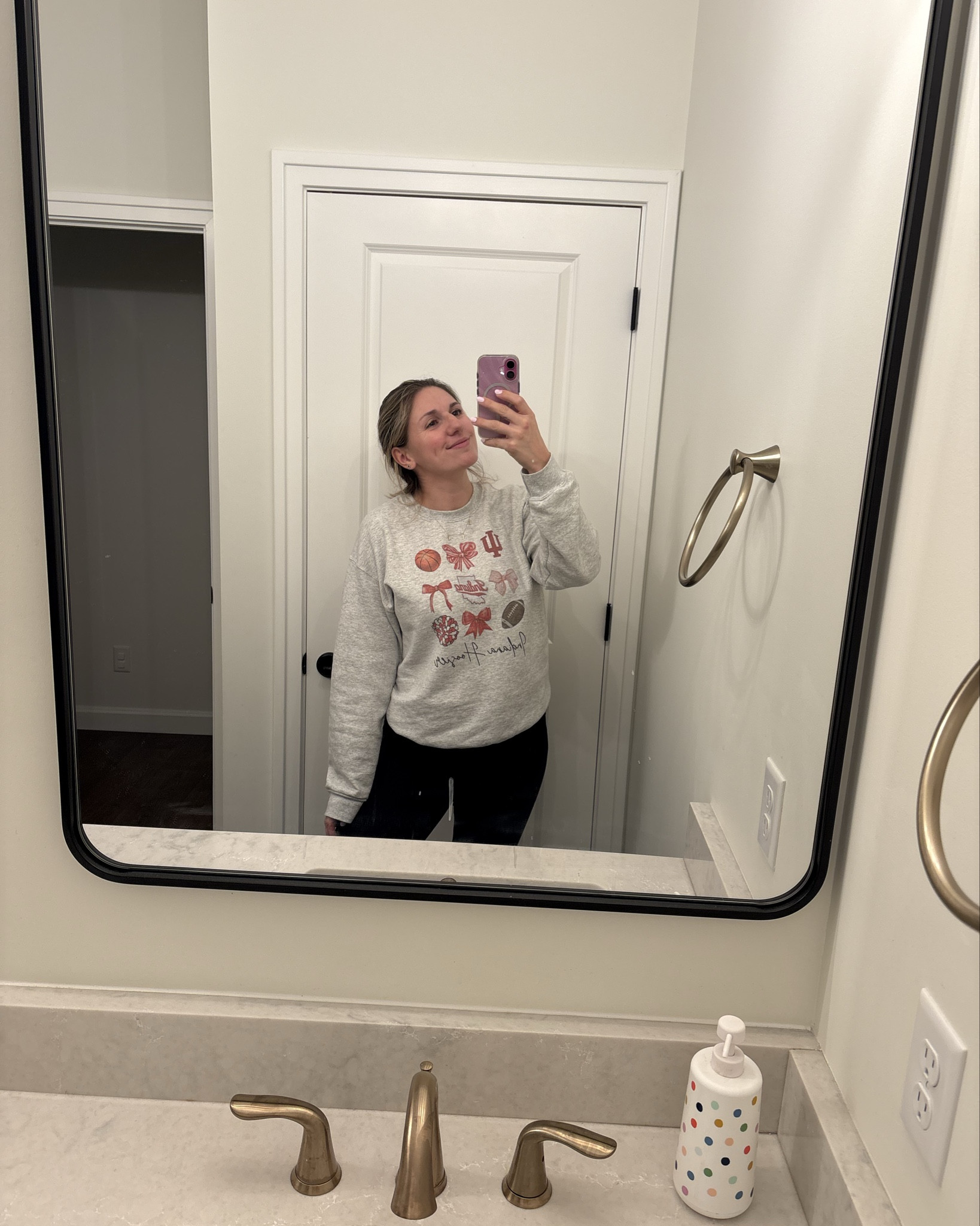 The cozy/mom look is my go to! 

#LTKootd #LTKgrwm #LTKmomlife