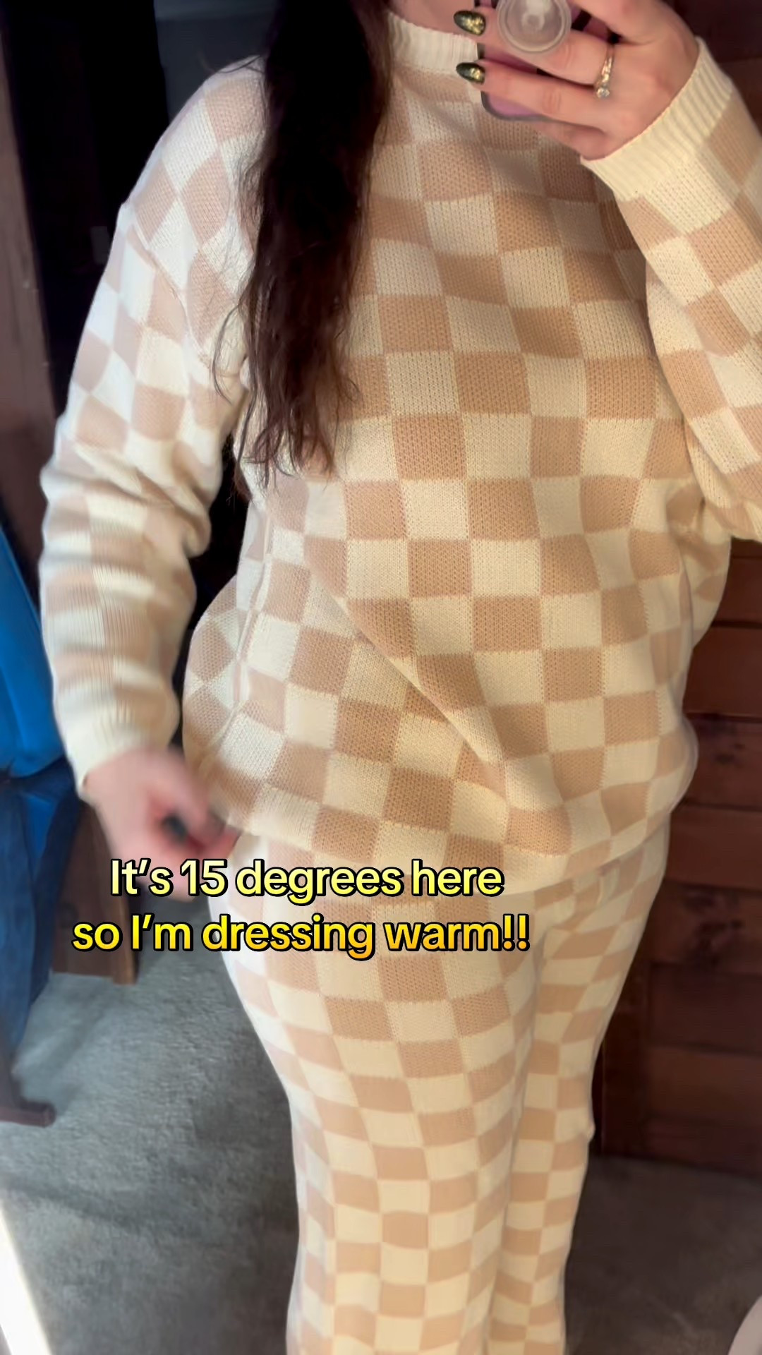 I’m so warm in this checkered sweater lounge suit!!! It’s a thick warm sweater material and I could probably live all winter in it! Perfect wide leg pant that’s so cute with clogs. #winterwear #lounge #loungewear

#LTKTall #LTKdayinmylife #LTKmomlife