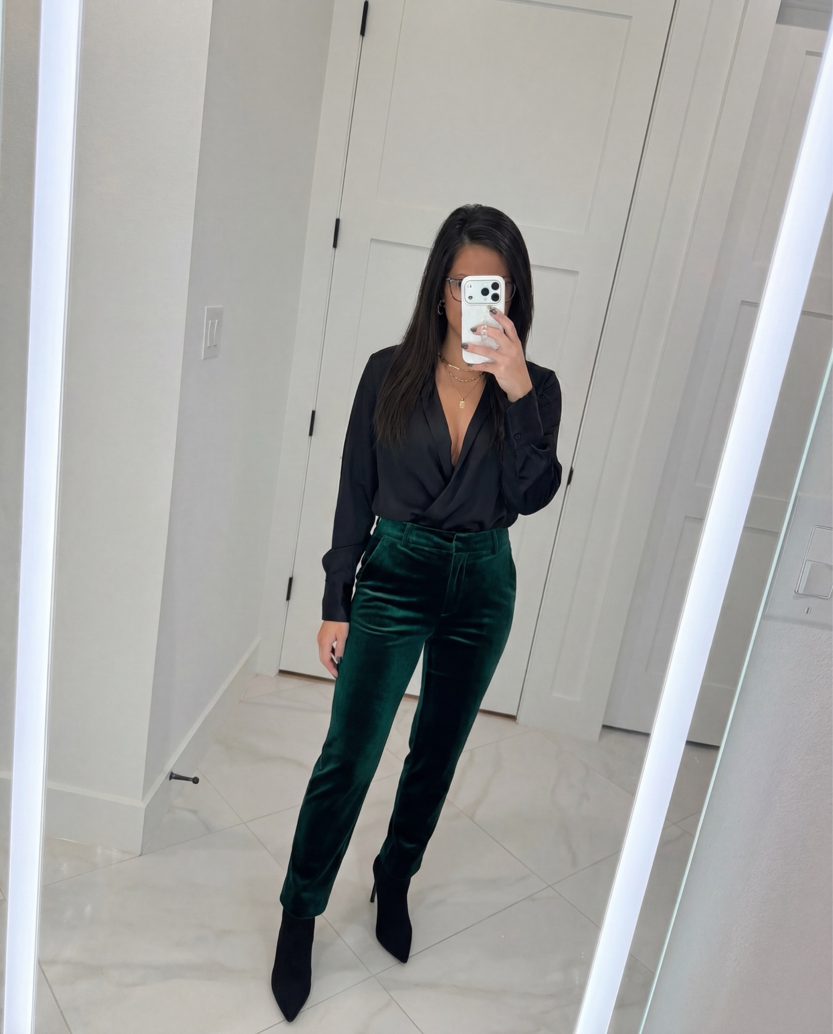 Date night chic 🖤🤍

#LTKgrwm #LTKootd #LTKPetite