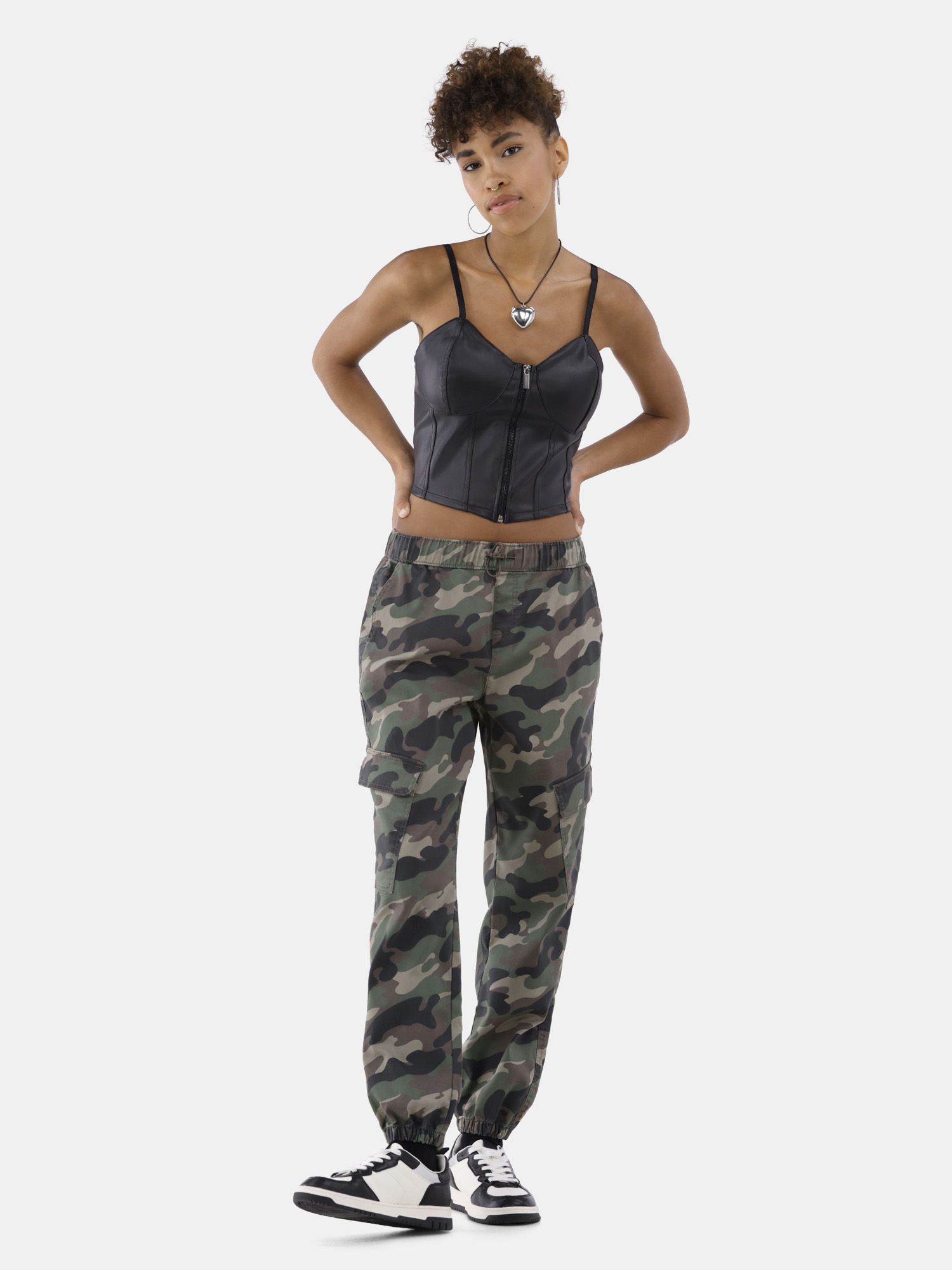 No Boundaries Utility Jogger Pants, 27" Inseam, Women's and Women's Plus - Walmart.com | Walmart (US)