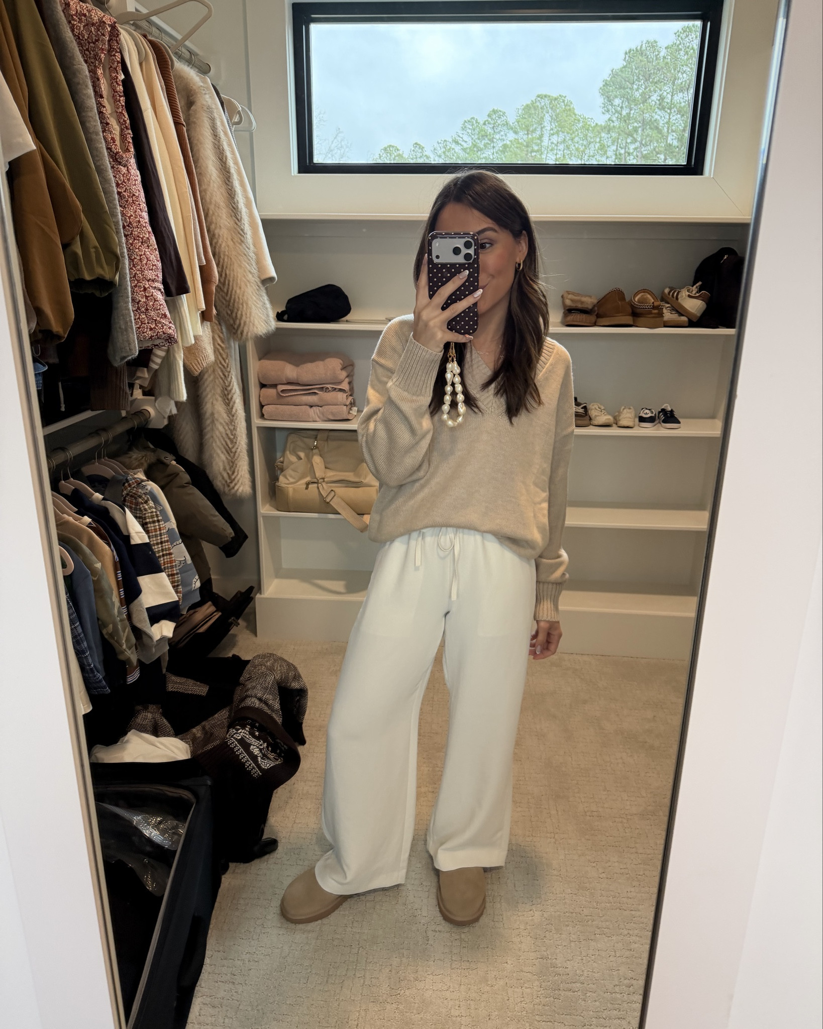 Small short pants and small sweater! 

#LTKootd