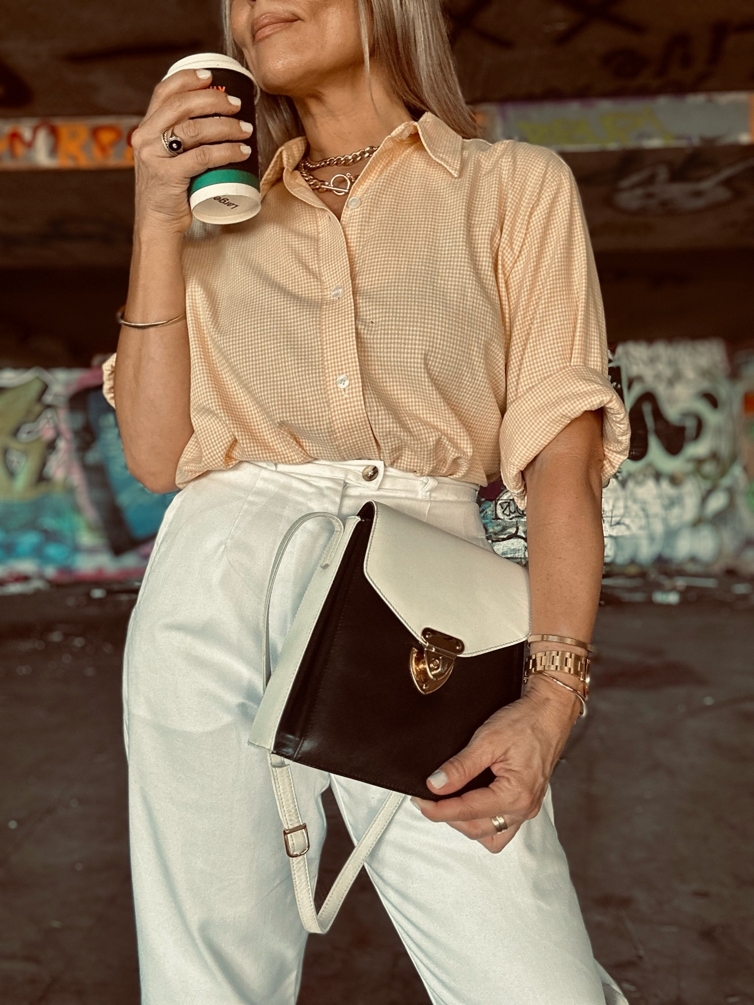Sometimes statement jewelry looks better when it’s partially hidden and peeking through 💛

Necklace - Fossil
Fob Chain - House of Harlow


#LTKstyletip #LTKaustralia