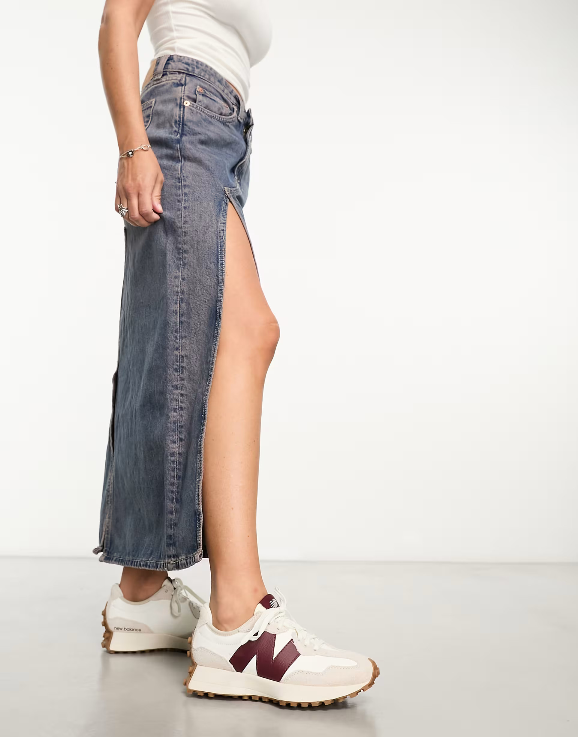 New Balance 327 trainers in off white and burgundy | ASOS (Global)