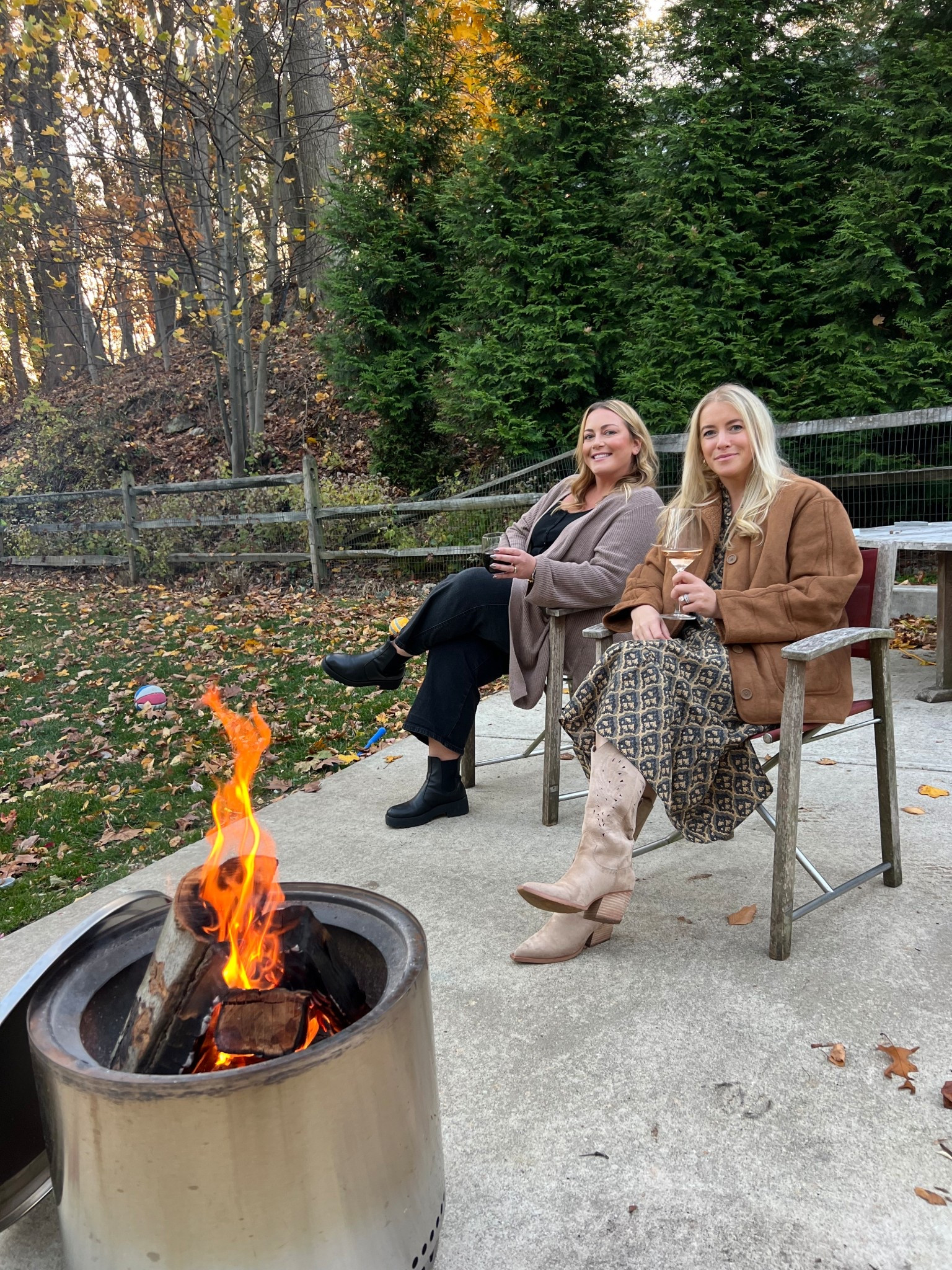 The most perfect reversible suede Sherpa jacket for chilly November nights. 

#LTKHoliday #LTKFindsUnder100 #LTKSeasonal