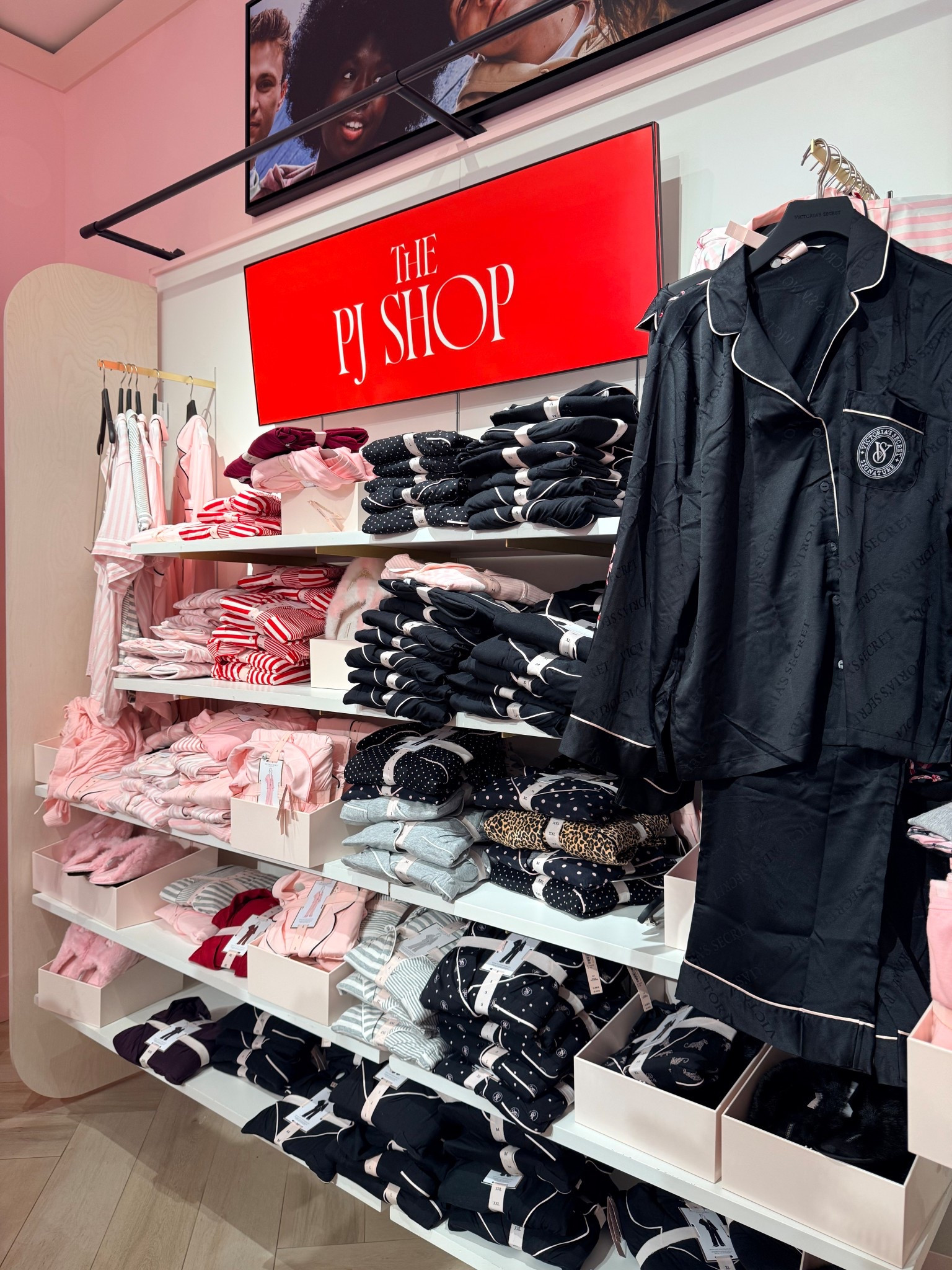 DEAL OF THE DAY: BOGO PAJAMAS at Victoria’s Secret!!
Buy one, get one FREE — the cozy girlies are EATING today.
Linked my favorites on LTK!

#ShoppingWithPriiincesss #Atlantamom #Atlantabloggers #Atlantablogger #AtlantaCreator #Atlantacontentcreators #Atlantacontentcreator #vspajamasets #cozypjs #LTKsale

#LTKSaleAlert #LTKHoliday #LTKGiftGuide