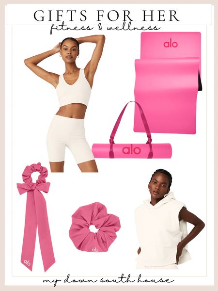 Holiday shopping, fitness, yoga, barre, wellness

#LTKfit #LTKGiftGuide #LTKHoliday