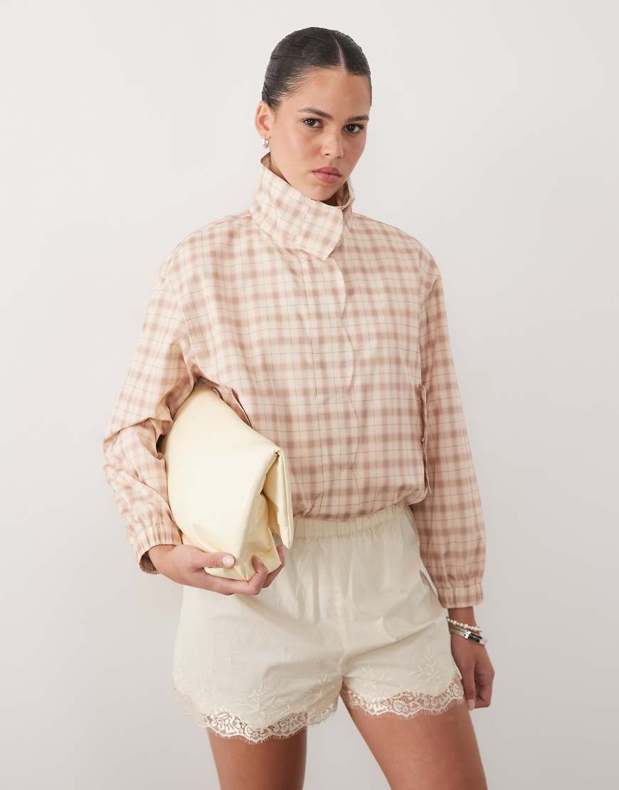 Miss Selfridge – Windjacke mit Vichy-Karos und Muschelsaum-Blau | ASOS (Global)