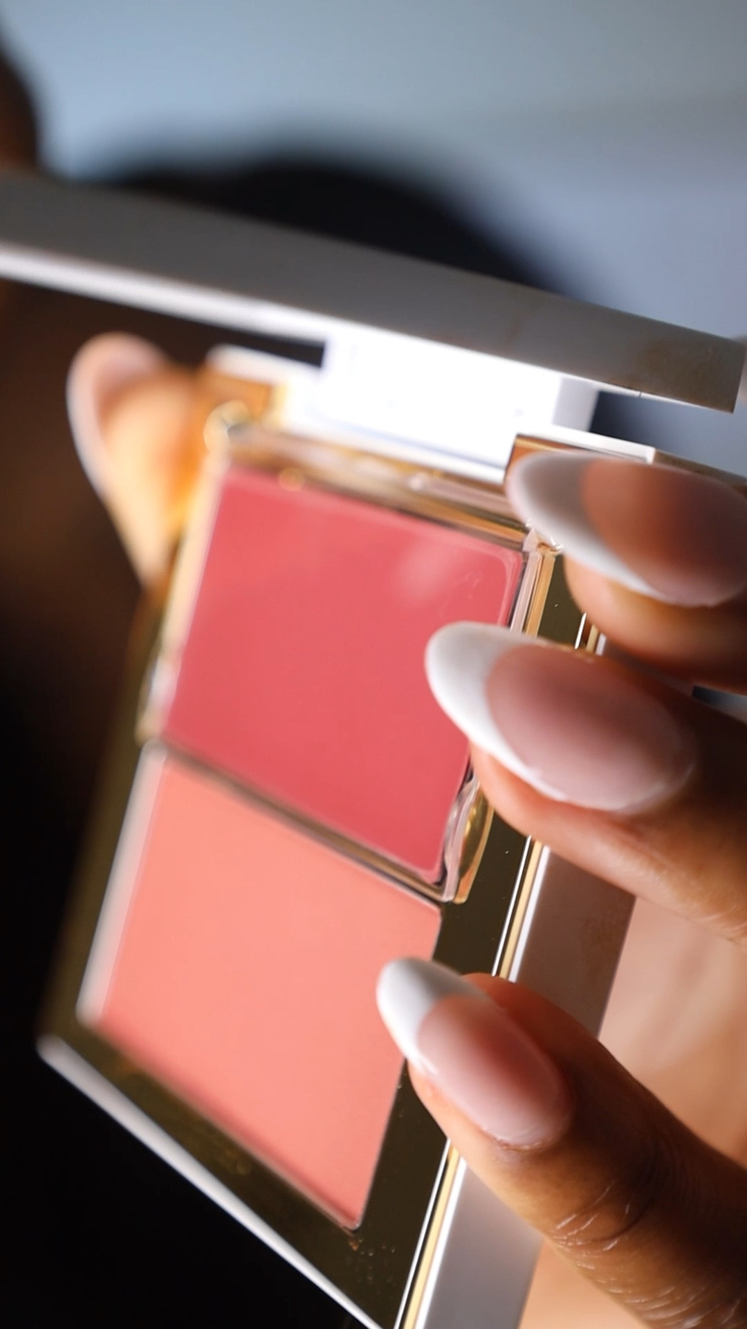 It’s time for the holiday looks! #AD I wanted a little more than neutral for this look, so I used @fashionfaircosmetics to take the glam up a notch! Y’all know that Fashion Fair is a pillar in the Black beauty community, and their products have be reimagined with your skin in mind! Details of this look is below! 

Click the link in my story to shop these products at @Sephora via my LTK shop! 

#FFHolidayGlam #FashionFair #FashionFairCosmetics #FFCremeToPowderFoundation #FFLushBlushDuo #FFIconicLipstick #BlackOwned

DETAILS
____________________________
SKIN • Creme To Powder Skin Foundation (Rich Brownie)
CHEEKS • Lush Blush Duo (Rich Plum)
LIPS • Lipstick in Midnight Mocha