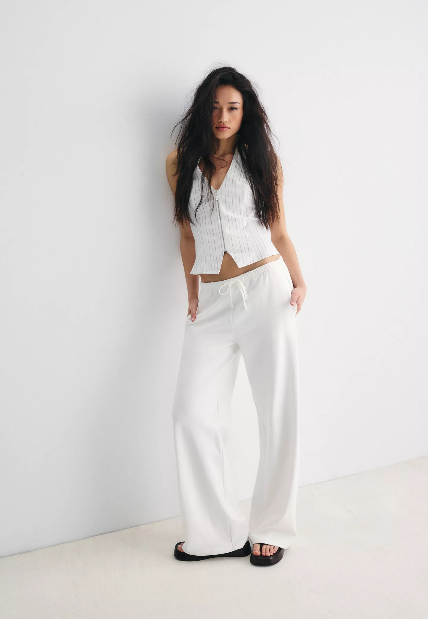 Wide-leg jogger trousers - Women's fashion | Stradivarius United Kingdom | Stradivarius (UK)