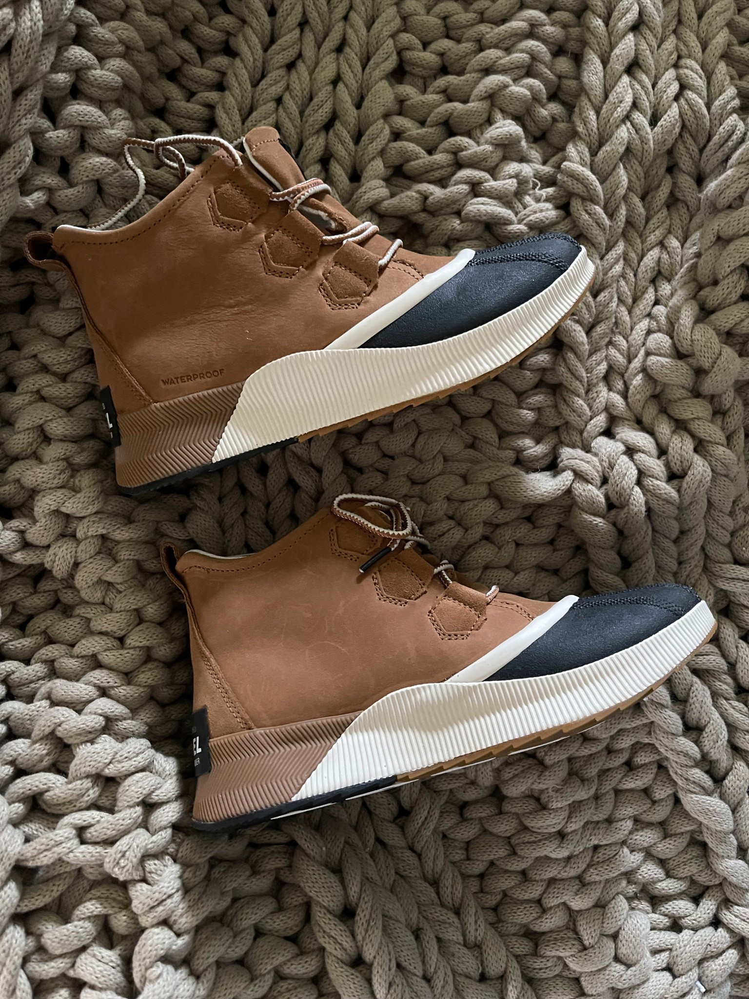 My favorite Sorel snow boots are on sale! They’re over40% off and are on sale under $75! I highly recommend them. They’re my favorite rain boots, are very comfortable and very cozy! ❤️ 

#LTKFindsUnder100 #LTKGiftGuide #LTKSeasonal