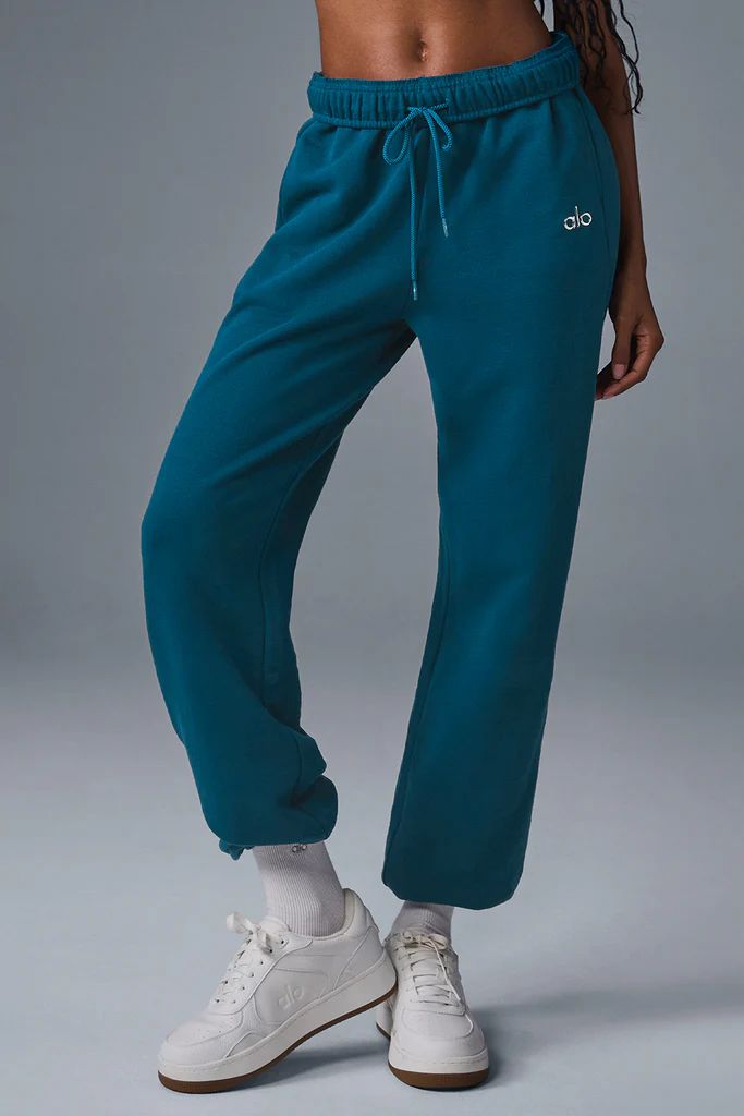 Accolade Sweatpant | Alo Yoga