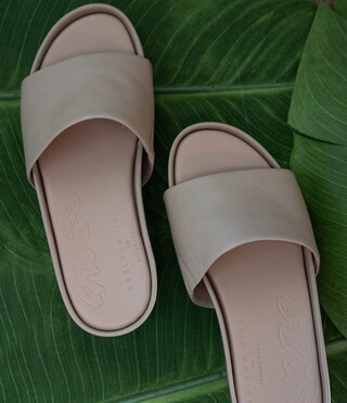 x Caelynn Bell Dean Platform Slide Sandals | Dillard's