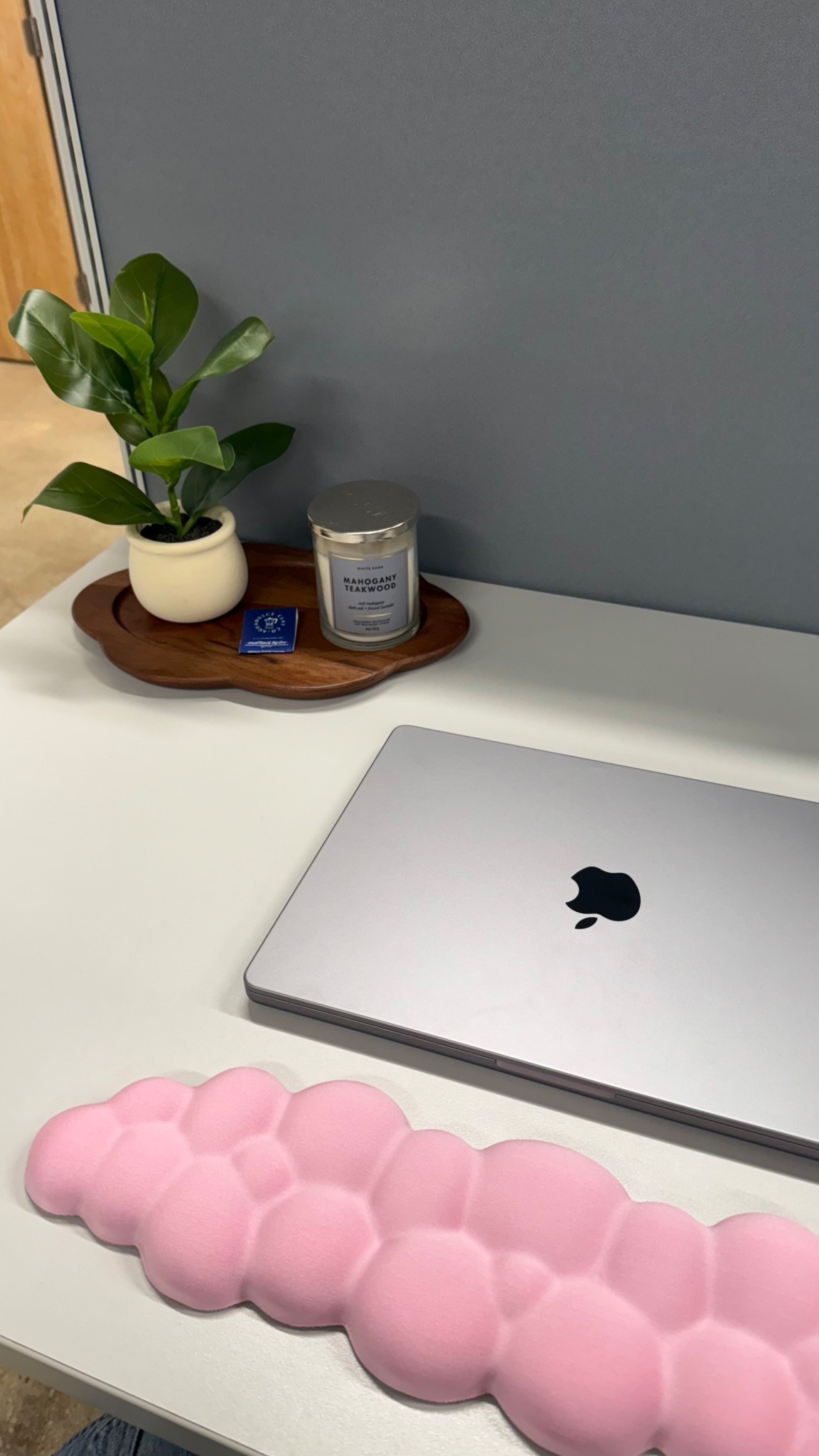 Still missing a couple of things, but isn’t my desk so cute so far!! 🥹

#LTKFindsUnder50 #LTKBeauty #LTKHome