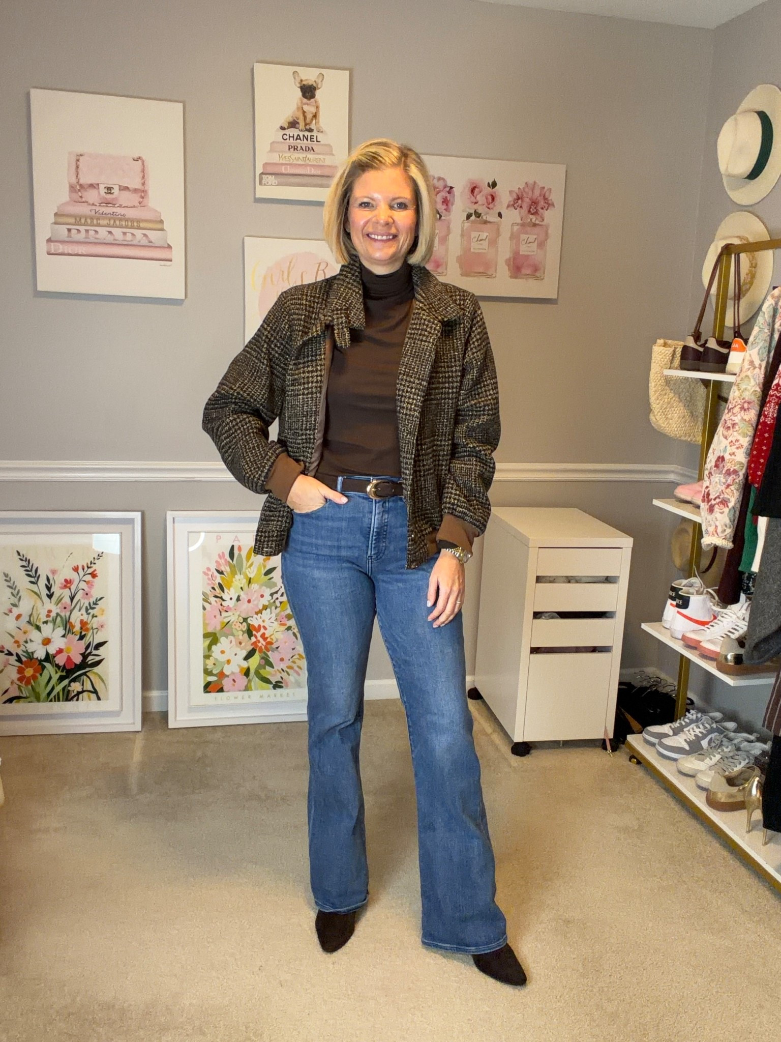 Born plaid cropped bonnet jacket TTS (wearing a large)
Brown mic neck Lo no sleeve t shirt TtS
Mid rise flare jeans TTS
Chocolate brown square heel boots TTs

#LTKWorkwear #LTKOver40 #LTKMidsize